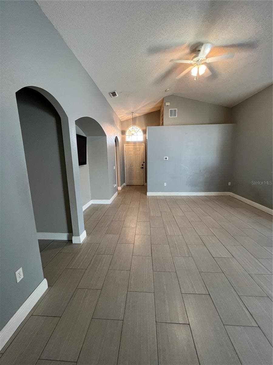 Single Family Residence at 218 ROYAL RIDGE DR, DAVENPORT, photo 6 of 31