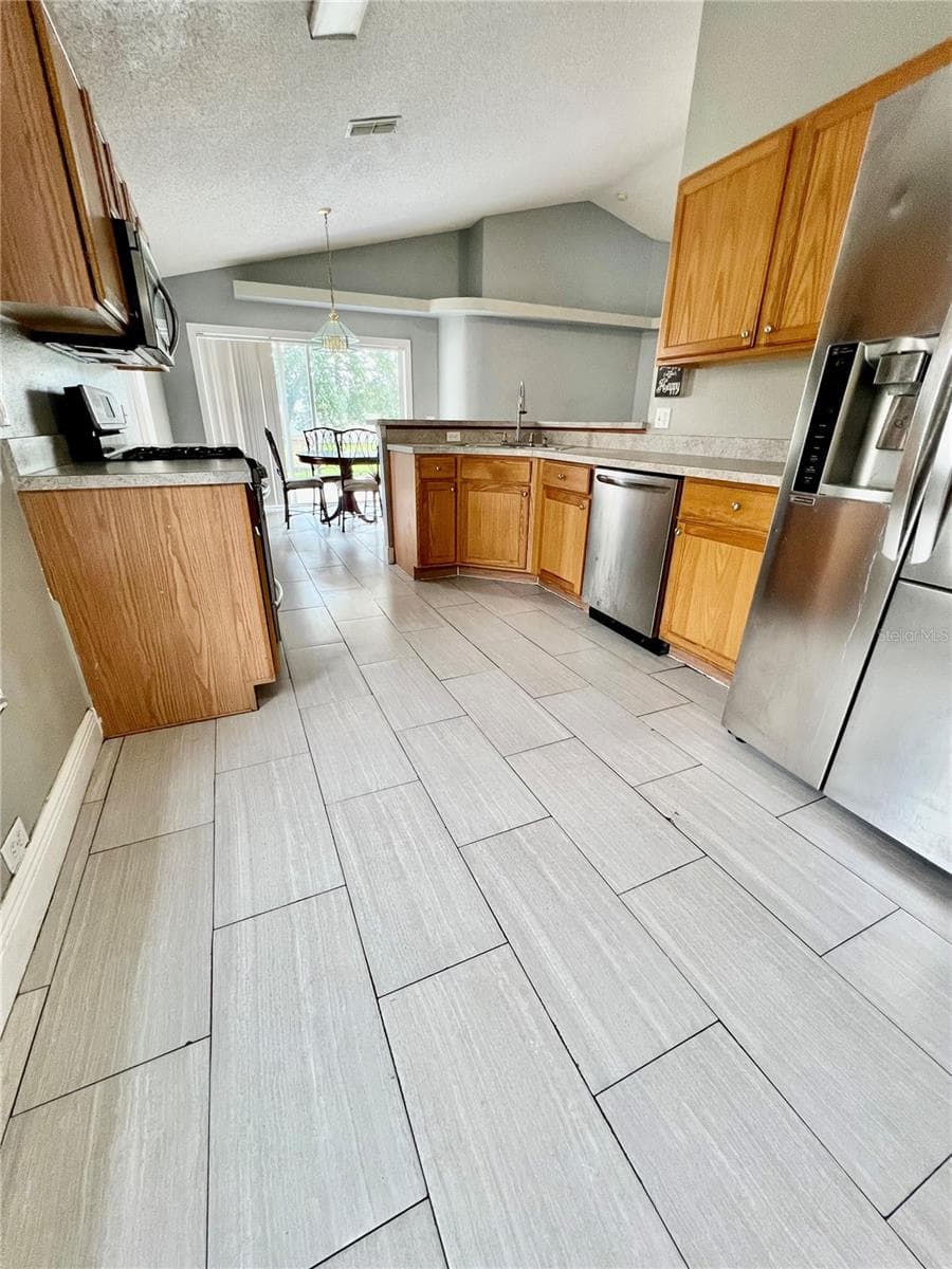 Single Family Residence at 218 ROYAL RIDGE DR, DAVENPORT, photo 13 of 31