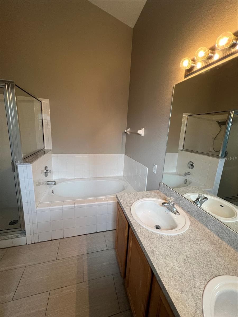 Single Family Residence at 218 ROYAL RIDGE DR, DAVENPORT, photo 20 of 31