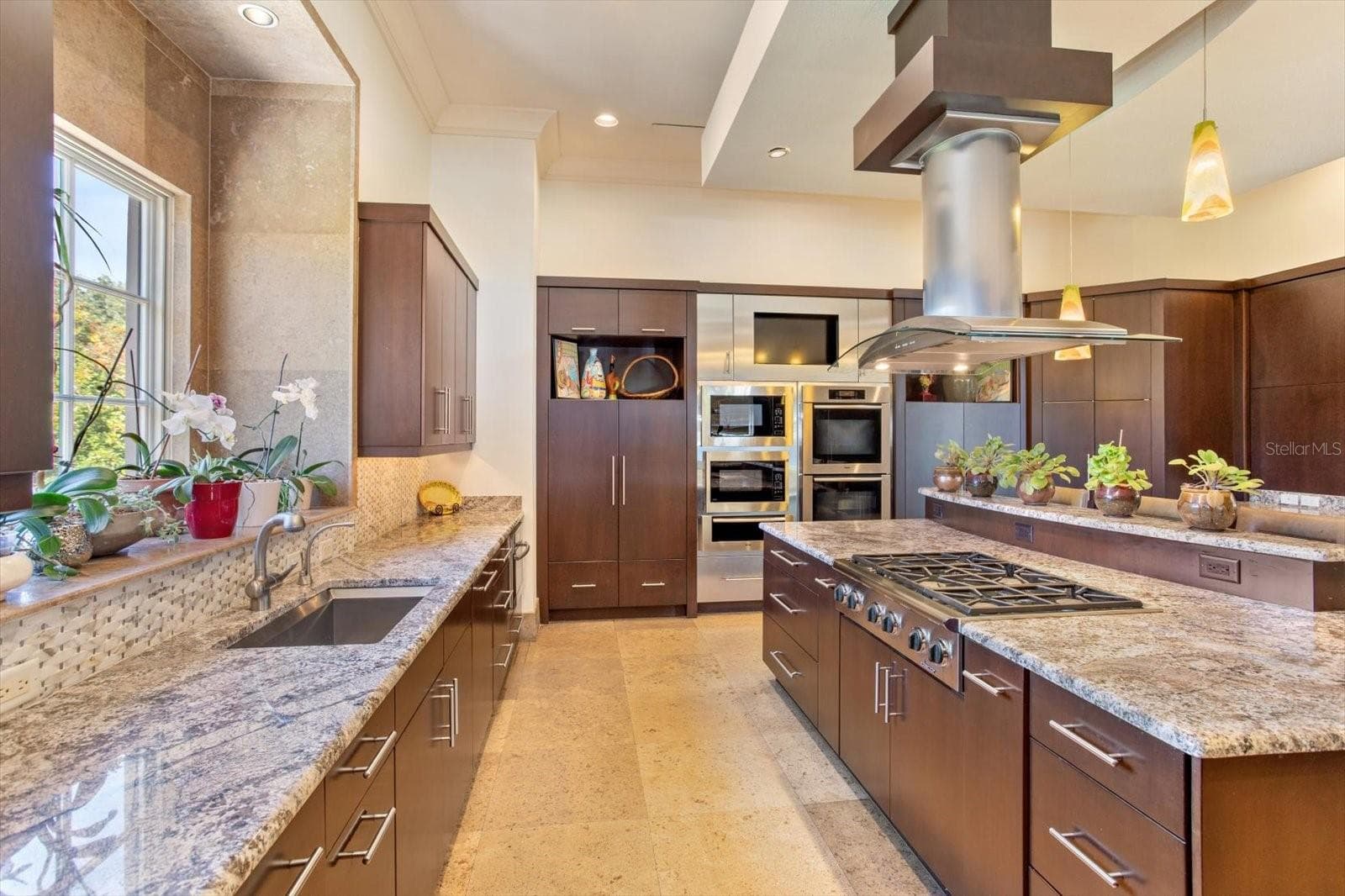 Top of the line gas appliances - 5192 VARDON DR, WINDERMERE