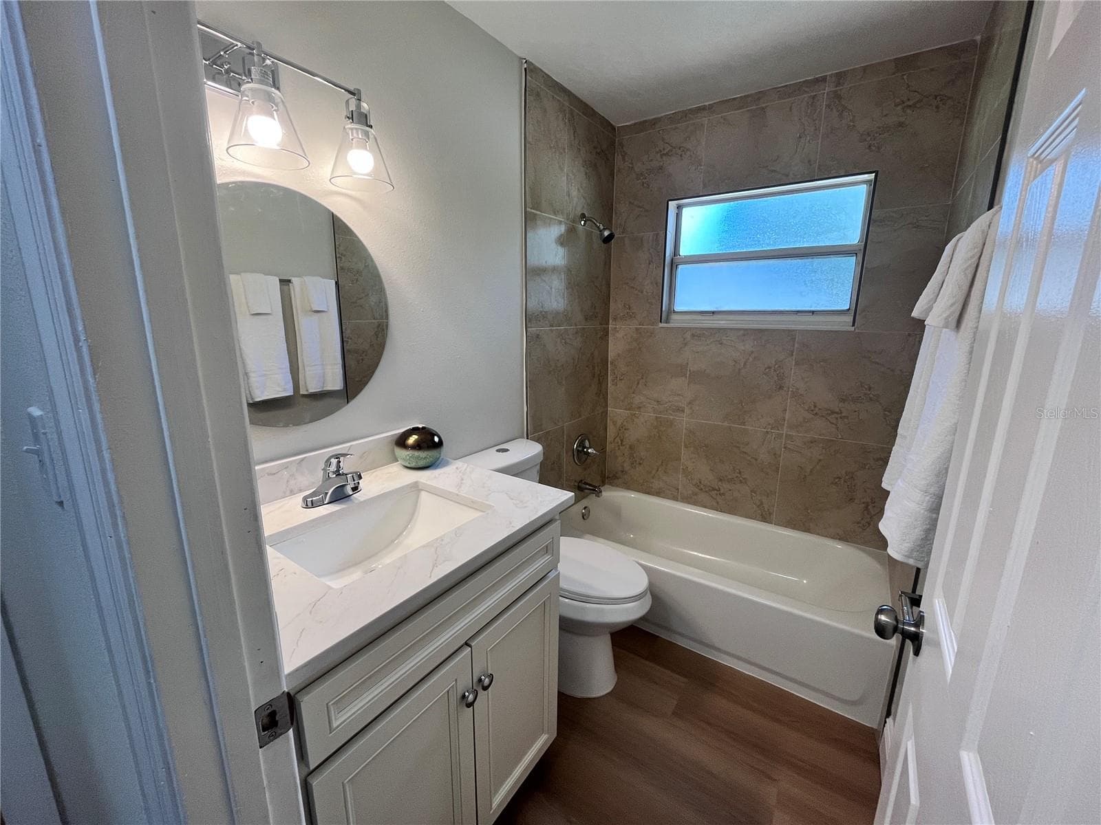 Hall bathroom - 7728 WHISPER PL, ORLANDO