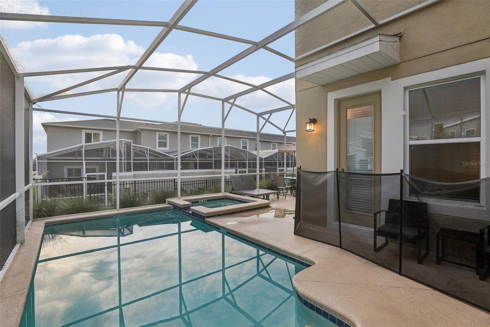Private Pool - 949 LEADER ST, DAVENPORT