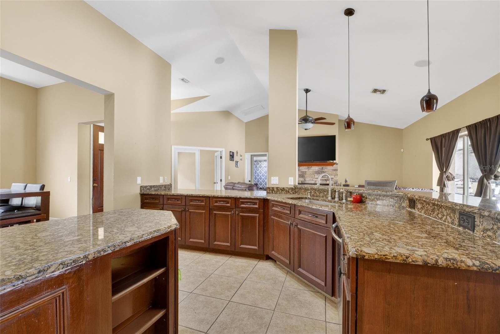 Single Family Residence at 1098 NW 165TH COURT RD, DUNNELLON, photo 14 of 38