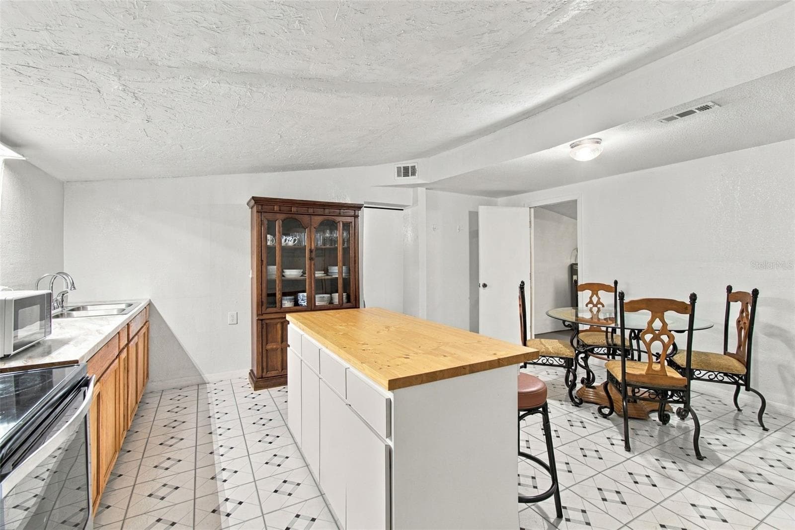 Single Family Residence at 1142 DOC COIL RD, BOWLING GREEN, photo 15 of 36
