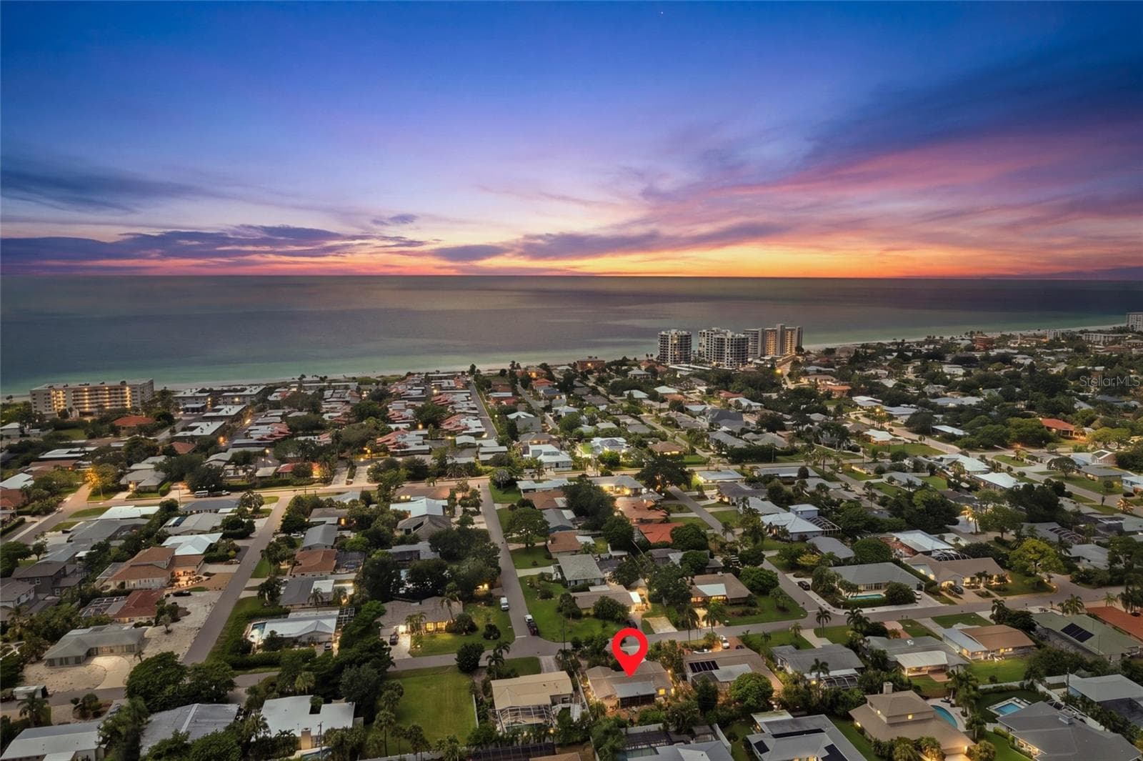 1 Mile to the beach and Downtown Venice! - 437 BEACH PARK BLVD, VENICE