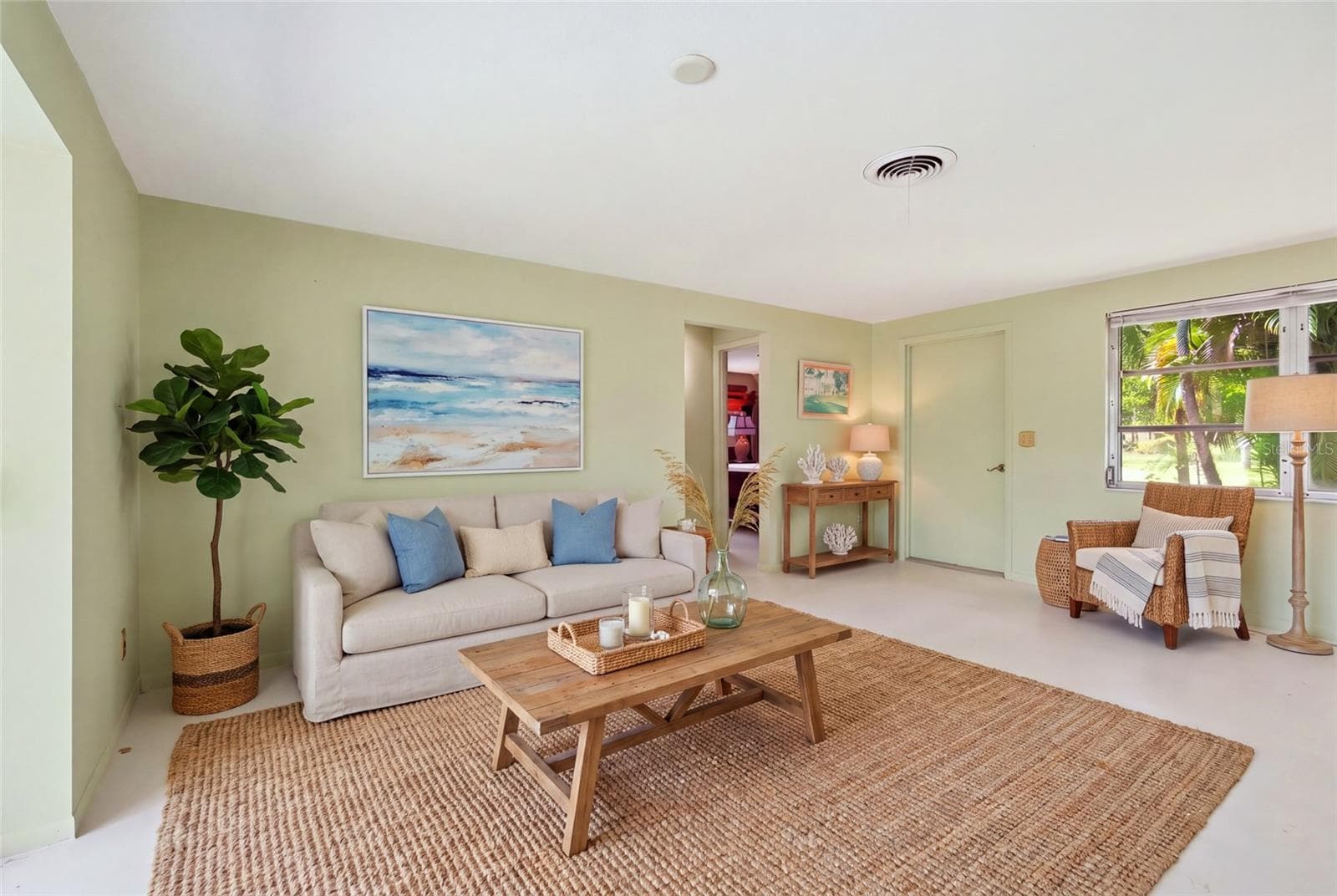 Single Family Residence at 437 BEACH PARK BLVD, VENICE, photo 8 of 33
