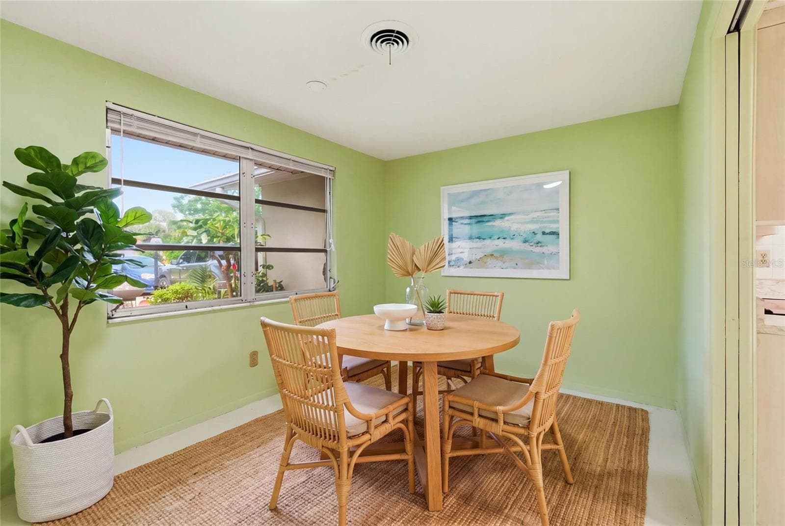 Single Family Residence at 437 BEACH PARK BLVD, VENICE, photo 10 of 33