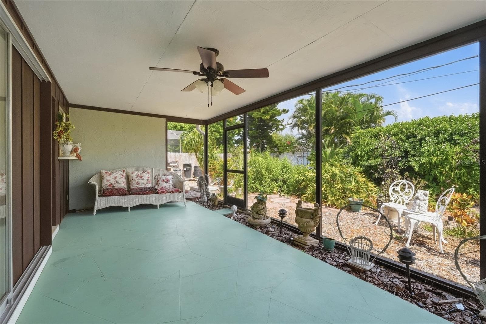 Single Family Residence at 437 BEACH PARK BLVD, VENICE, photo 25 of 33