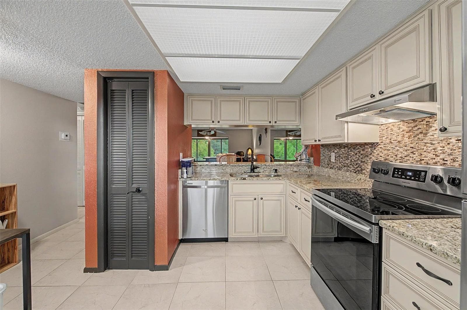 Condominium at 221 CARYL WAY #221, OLDSMAR, photo 3 of 18
