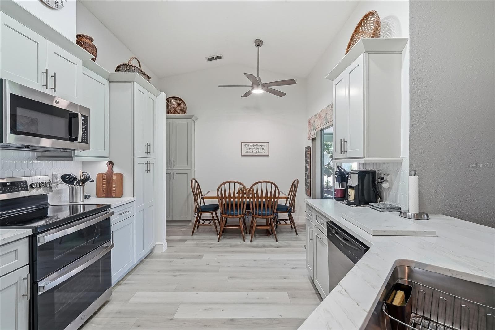 Single Family Residence at 8185 RHANBUOY RD, SPRING HILL, photo 18 of 44