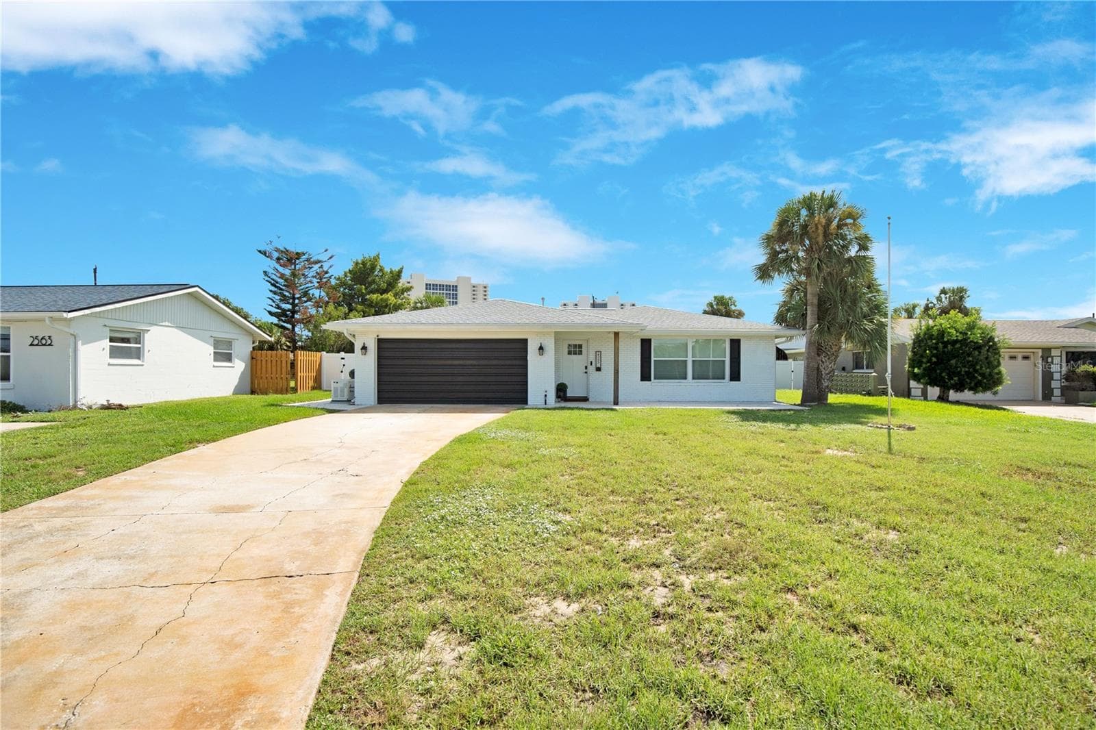 Single Family Residence at 2565 S PENINSULA DR, DAYTONA BEACH, photo 6 of 73