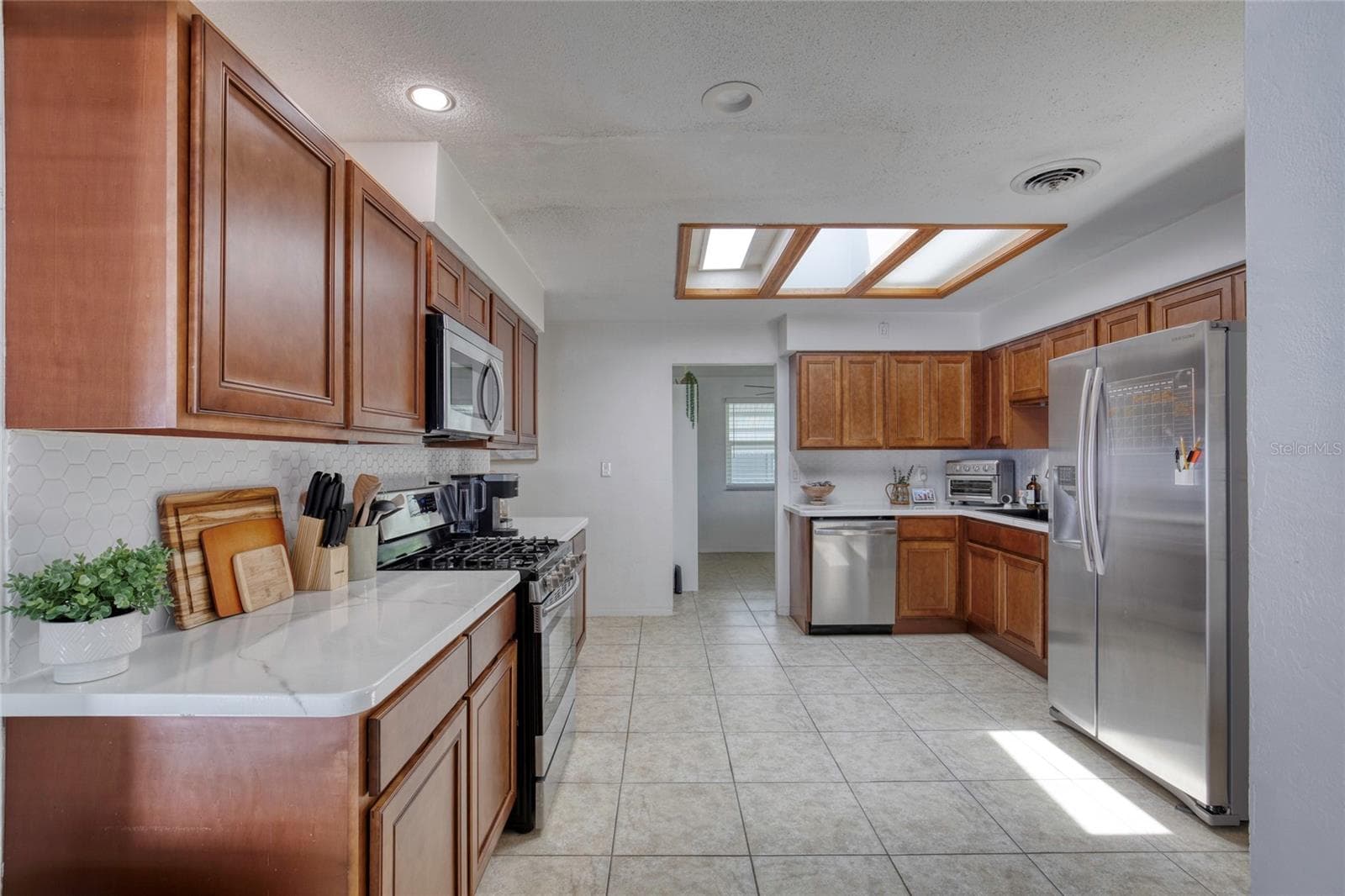 Single Family Residence at 2565 S PENINSULA DR, DAYTONA BEACH, photo 21 of 73