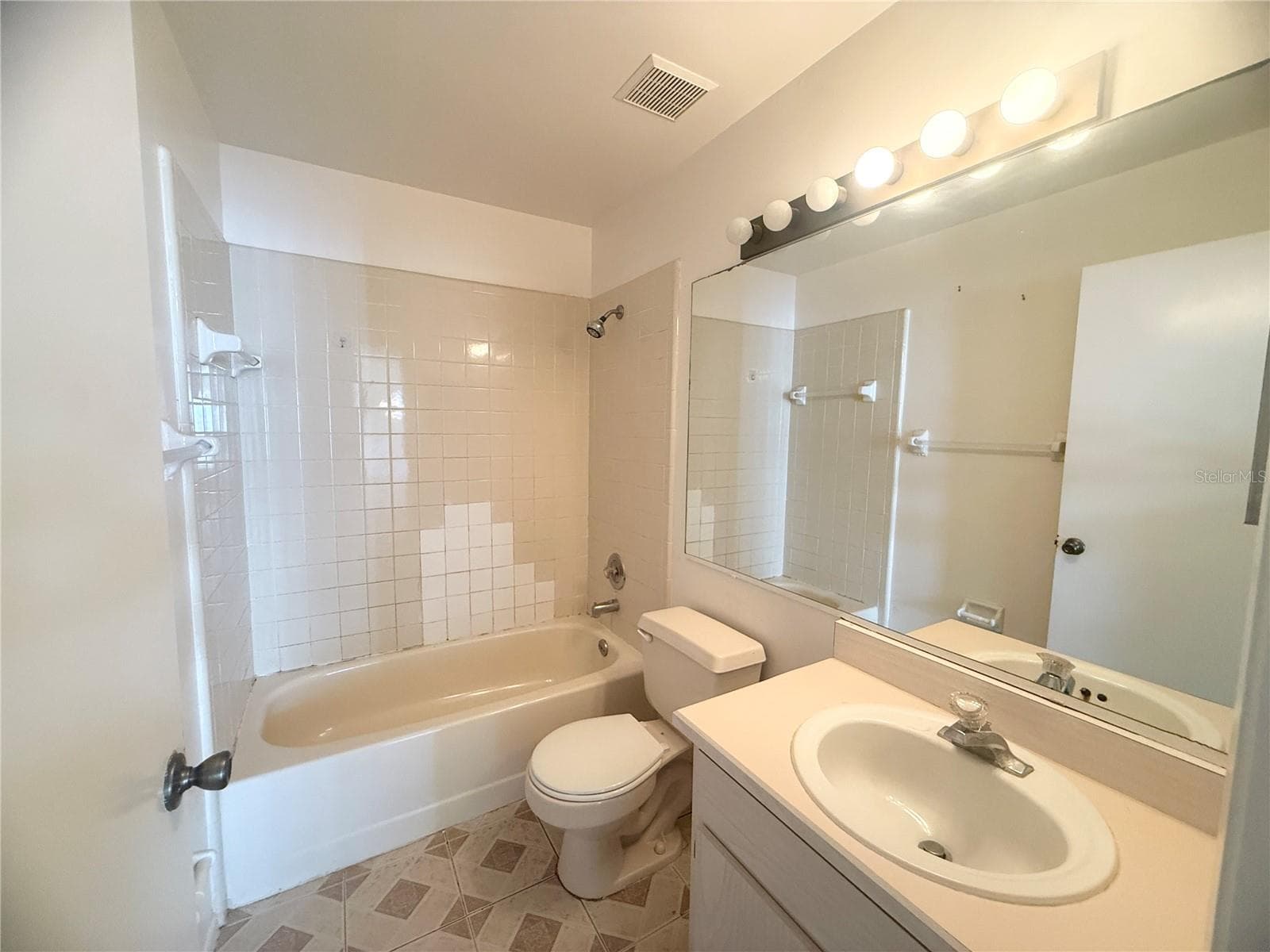 Single Family Residence at 5209 BROKEN ARROW DR, KISSIMMEE, photo 20 of 24
