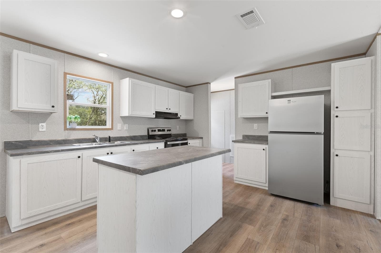 Ktichen - 12371 NE 82ND PL, BRONSON