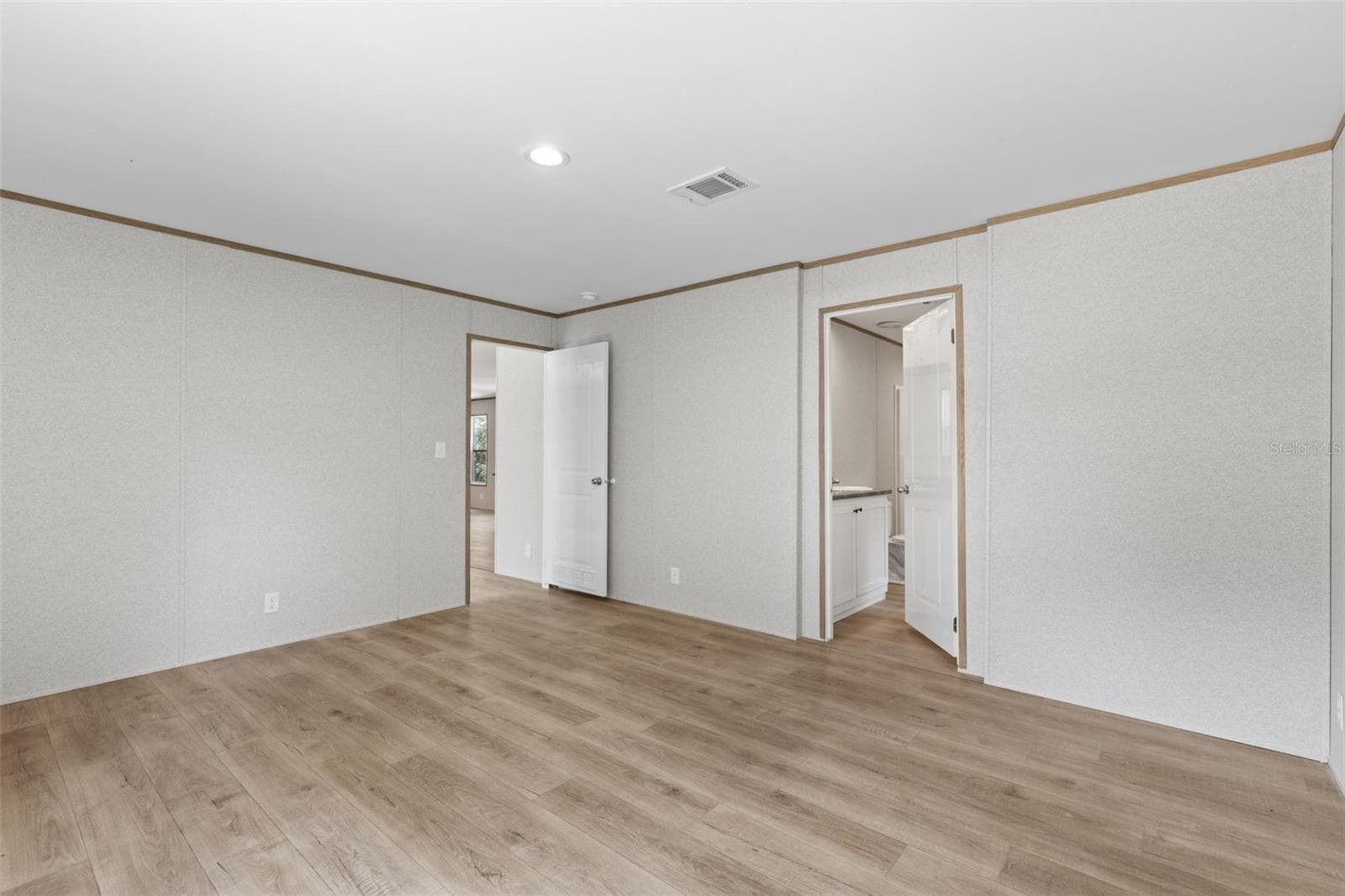 Primary Suite - 12371 NE 82ND PL, BRONSON