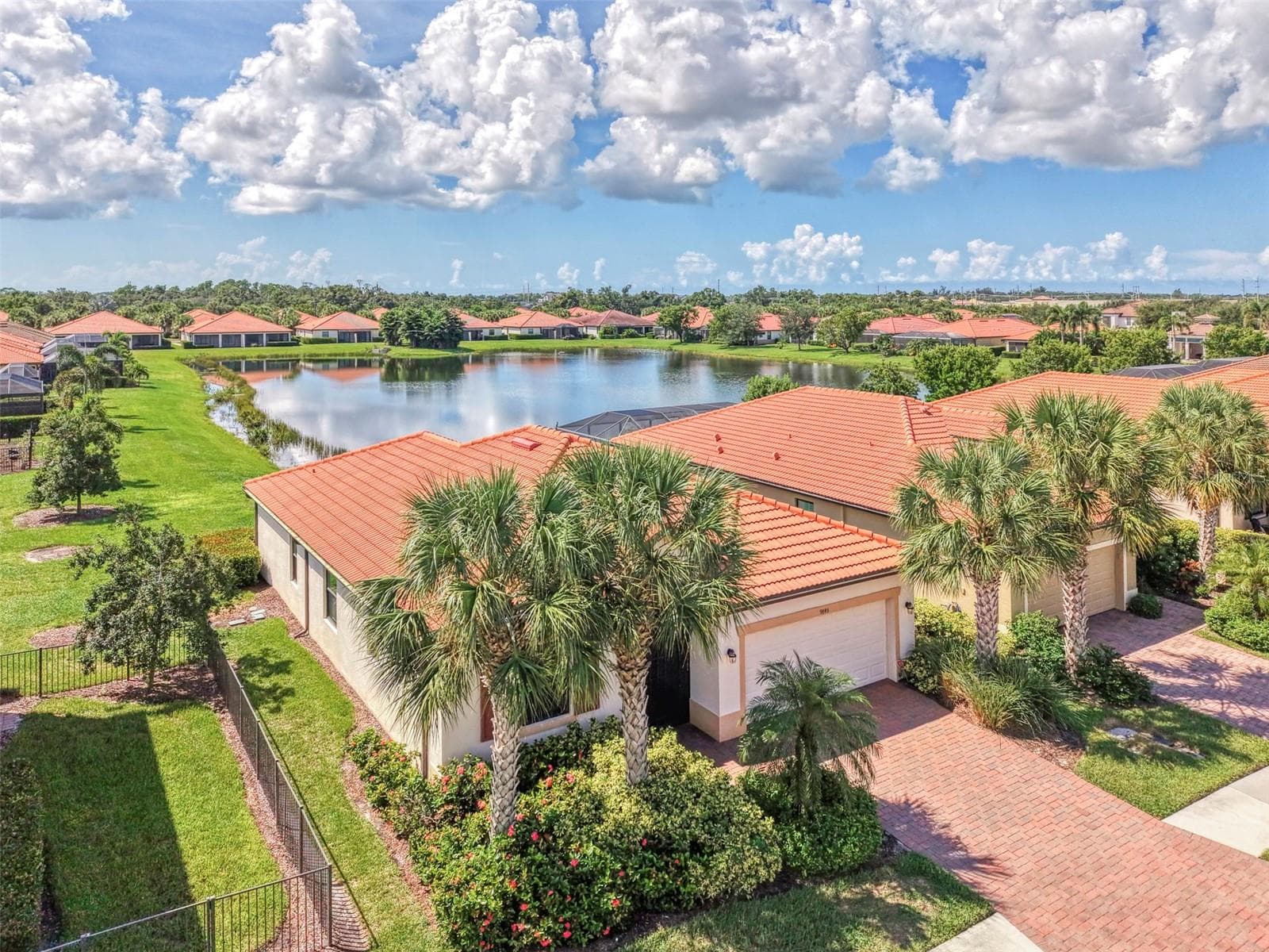 Single Family Residence at 9845 HILLTOP DR, VENICE, photo 9 of 91