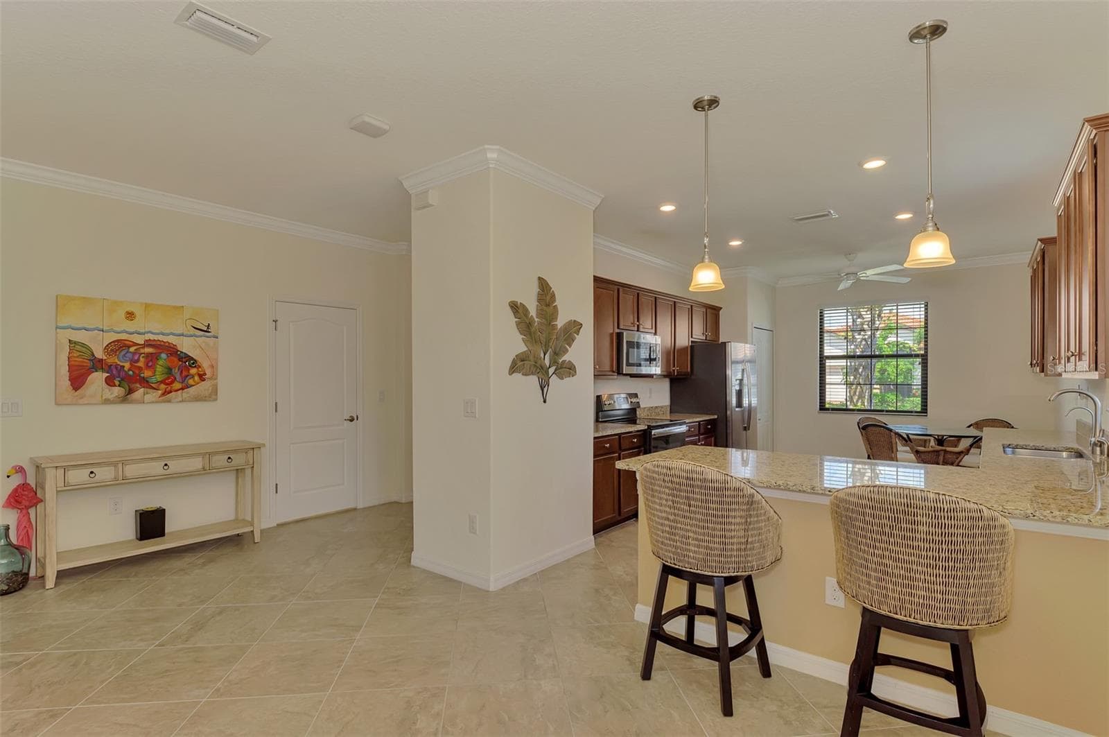 Single Family Residence at 9845 HILLTOP DR, VENICE, photo 3 of 91
