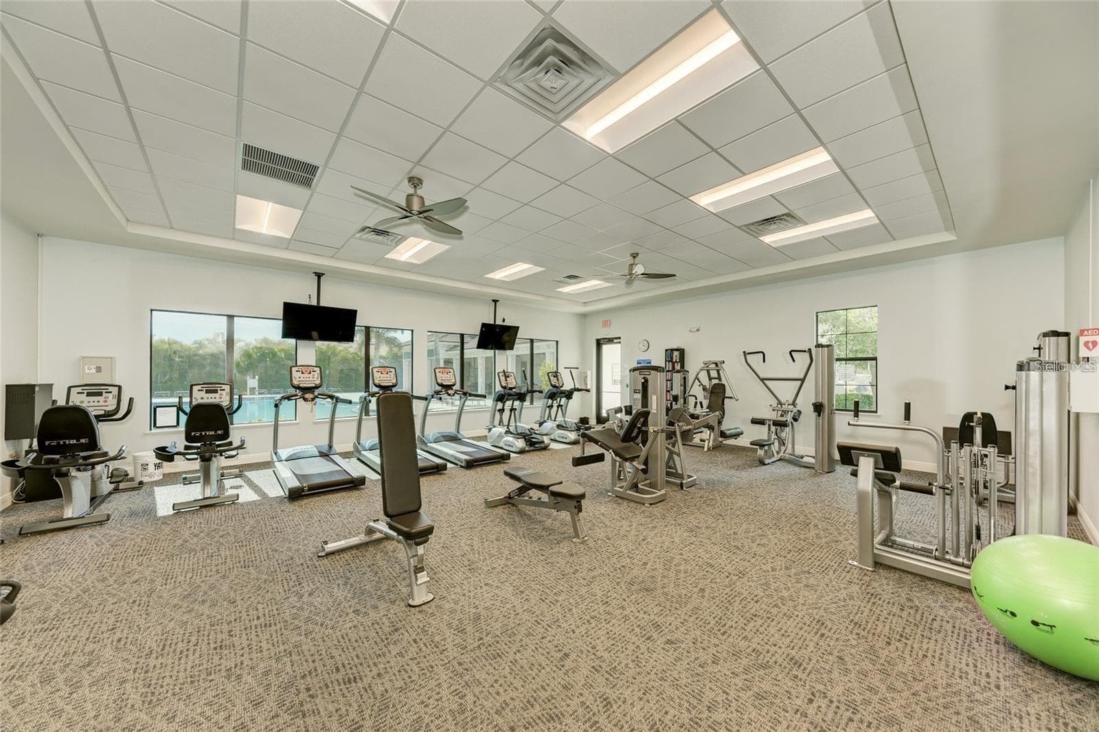 State of the Art Fitness Center. - 9845 HILLTOP DR, VENICE