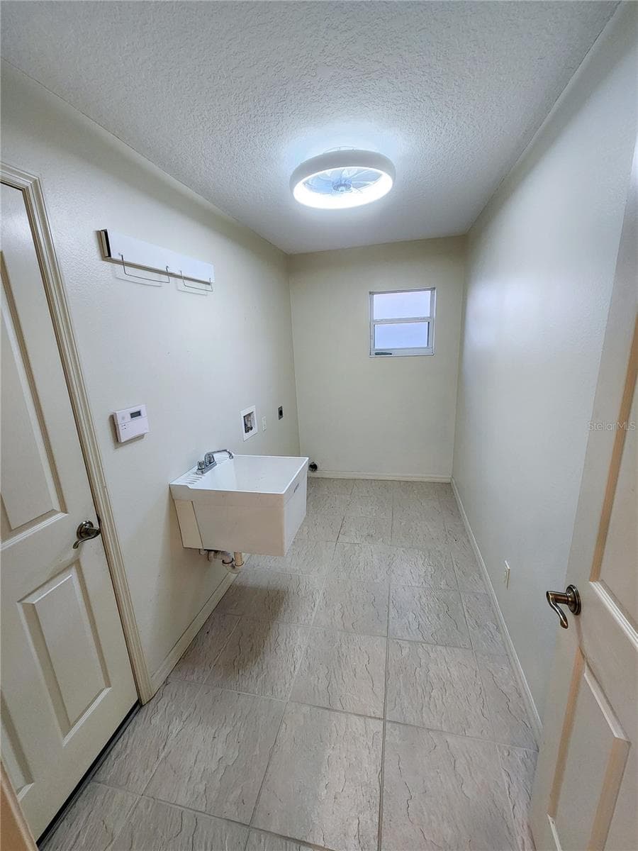 Laundry room - 6223 90TH AVENUE CIR E, PARRISH