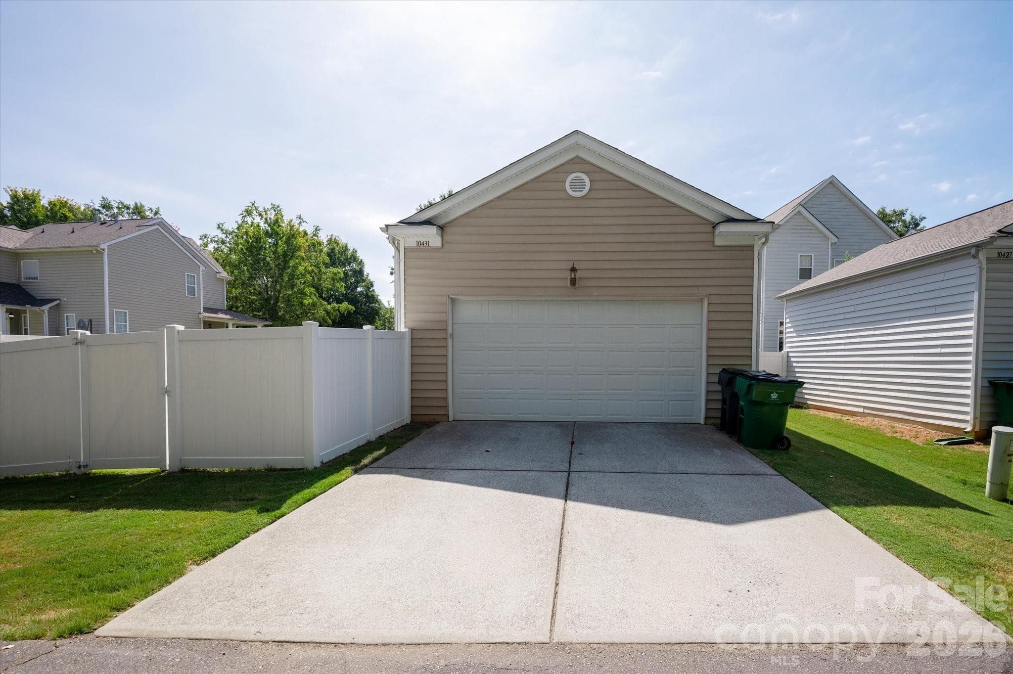 2 car garage - 10431 Alvarado Way, Charlotte