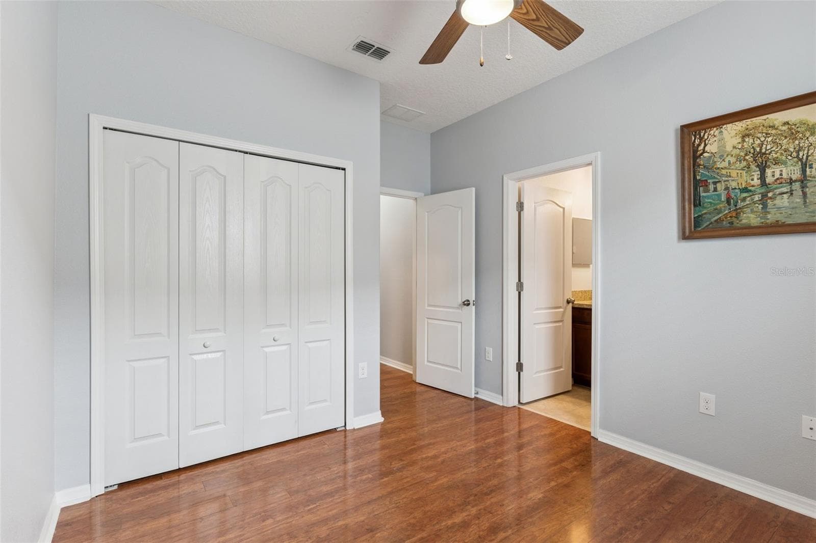 Junior Bedroom Suite with Ensuite Bathroom - 3541 RALEIGH DR, WINTER HAVEN