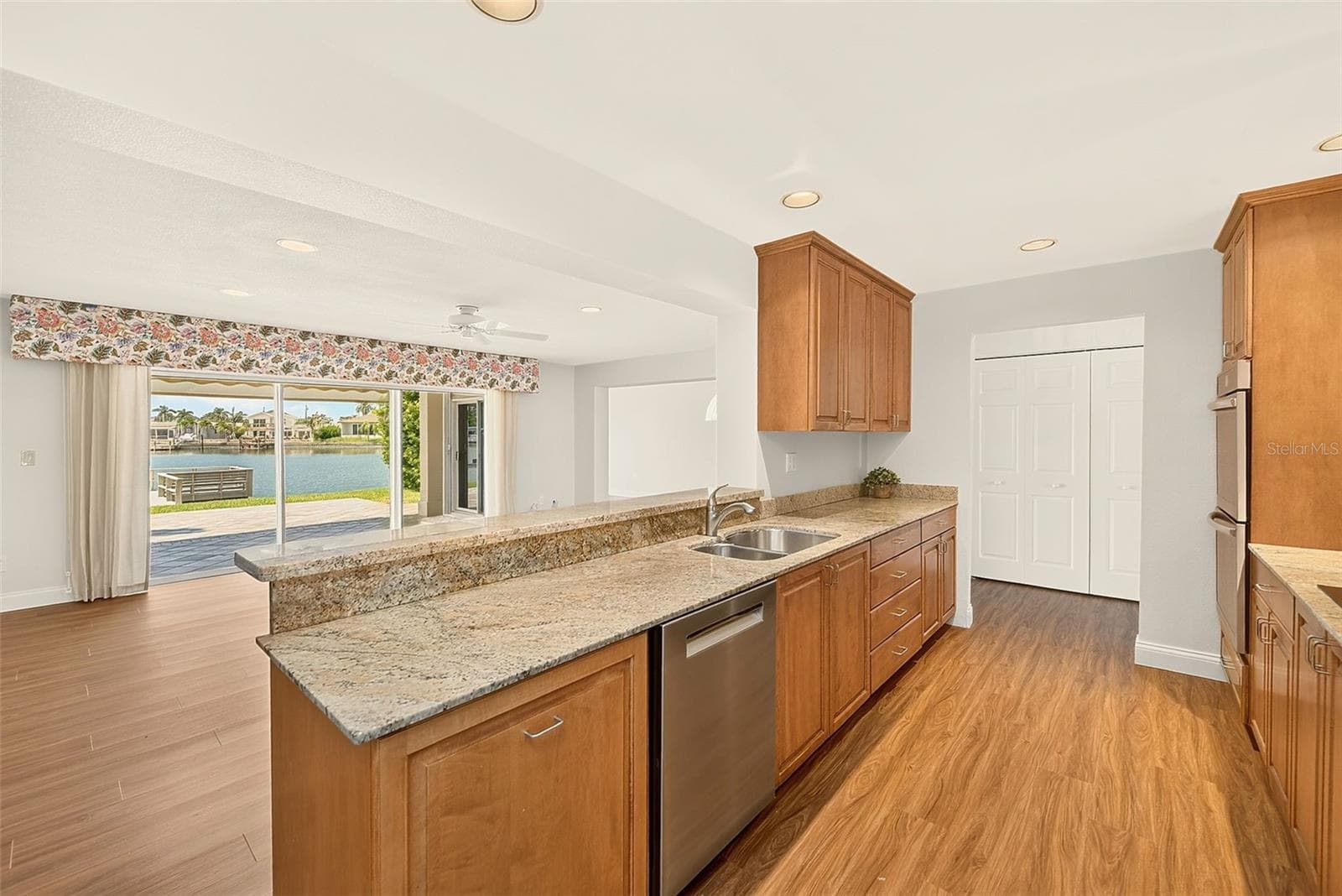 Single Family Residence at 513 HARBOR DR N, INDIAN ROCKS BEACH, photo 9 of 48