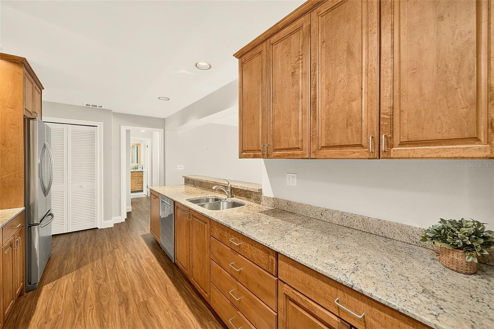 Single Family Residence at 513 HARBOR DR N, INDIAN ROCKS BEACH, photo 11 of 48