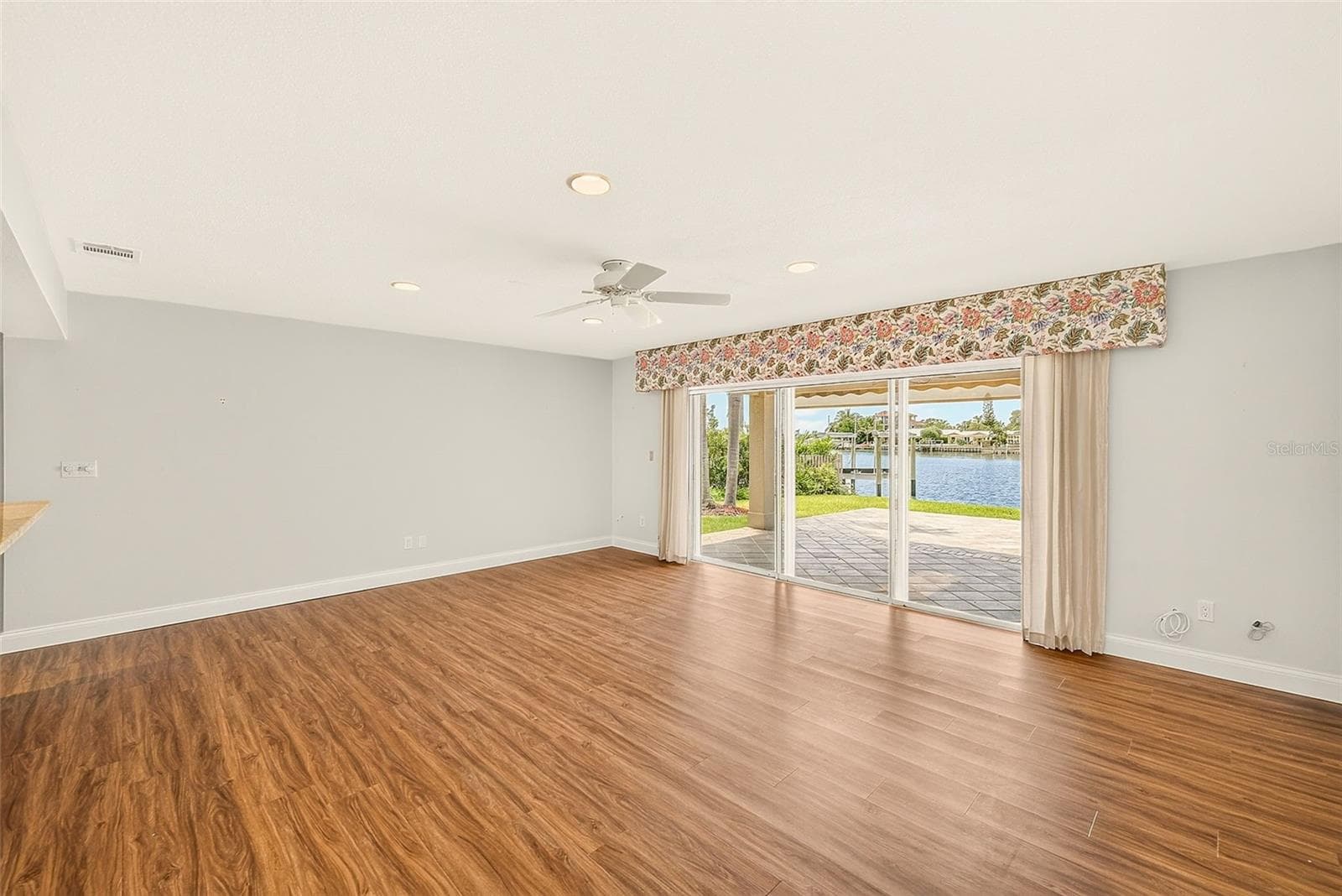 Single Family Residence at 513 HARBOR DR N, INDIAN ROCKS BEACH, photo 15 of 48