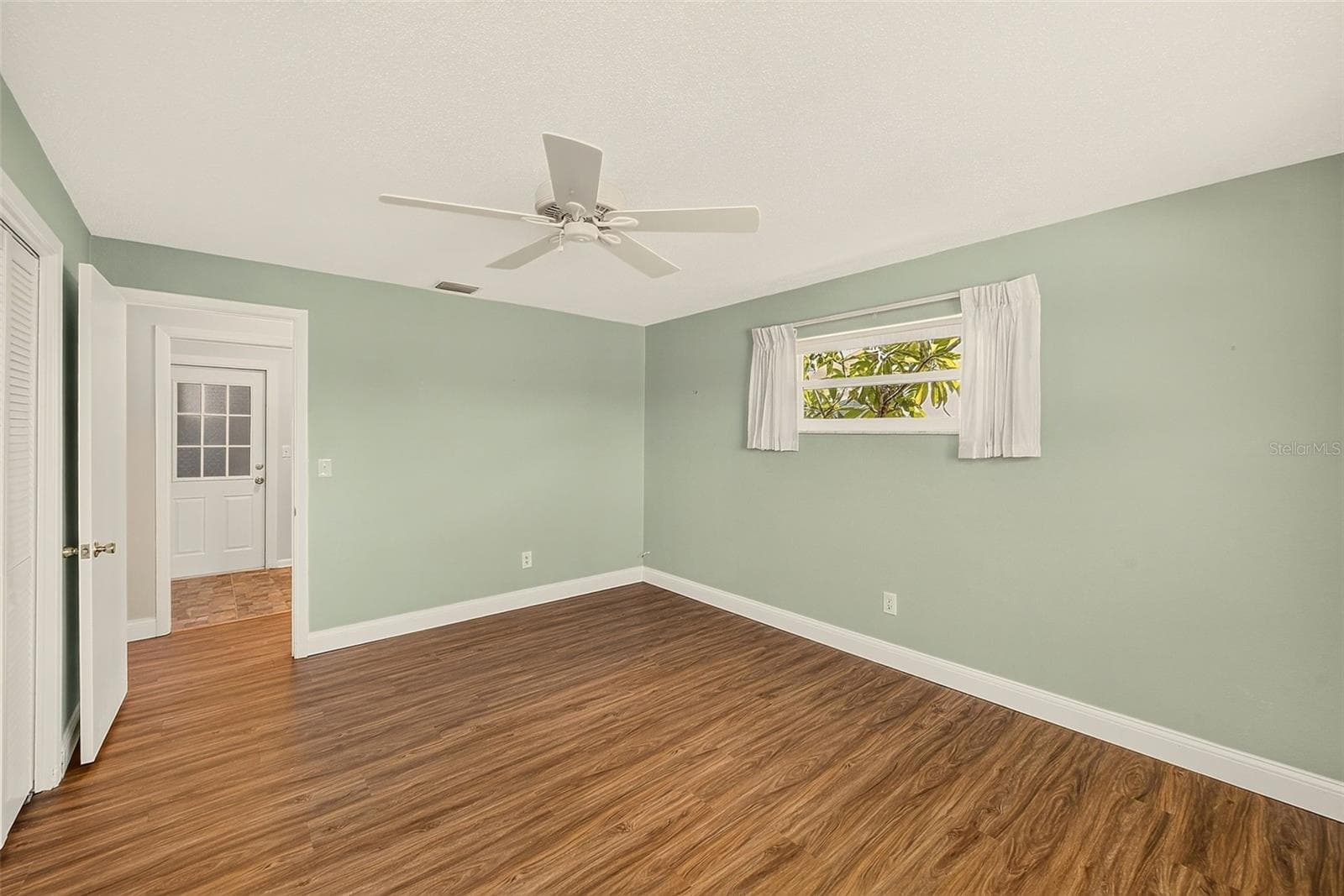 Single Family Residence at 513 HARBOR DR N, INDIAN ROCKS BEACH, photo 25 of 48