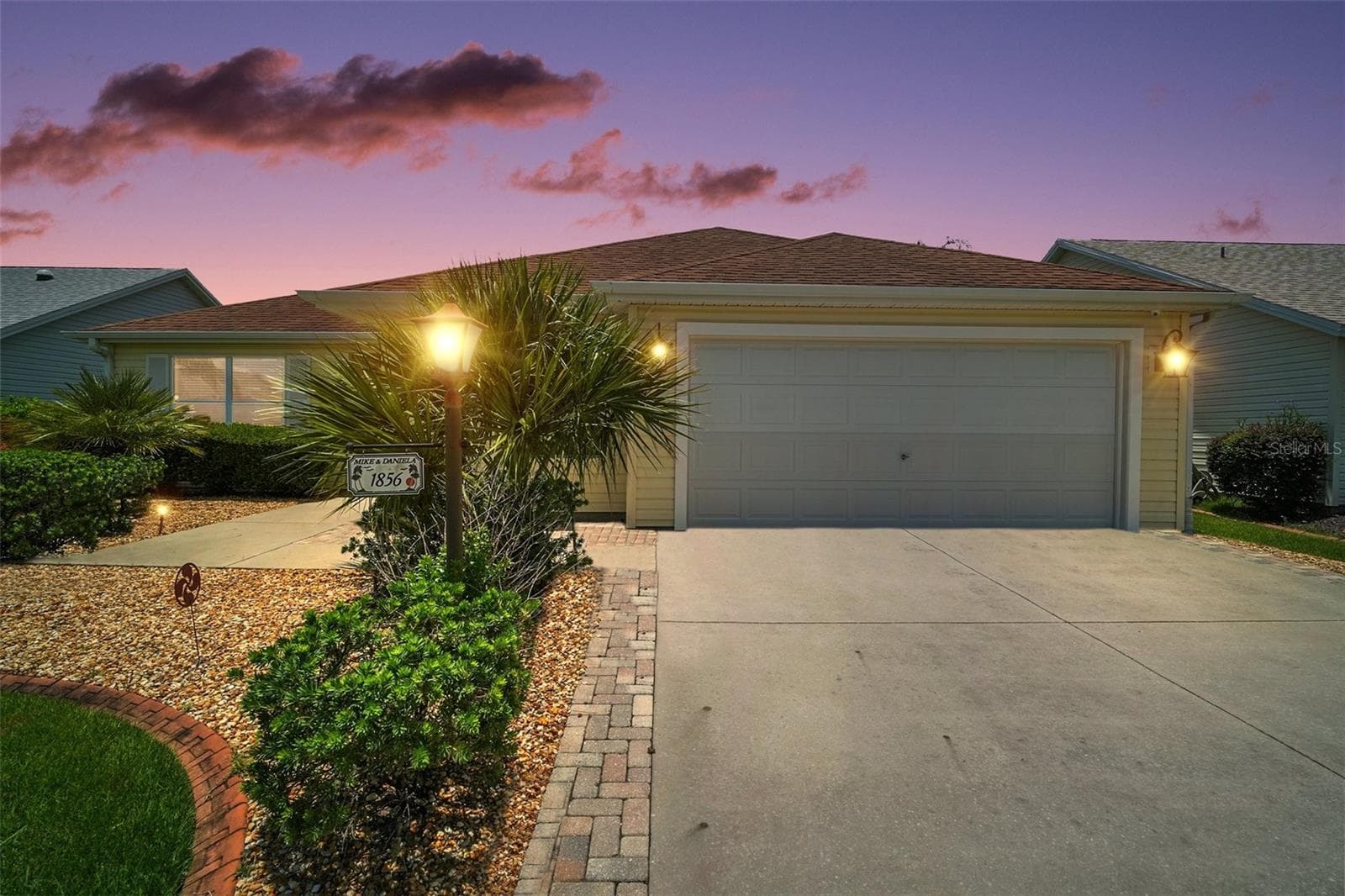 1856 POPPY CIR