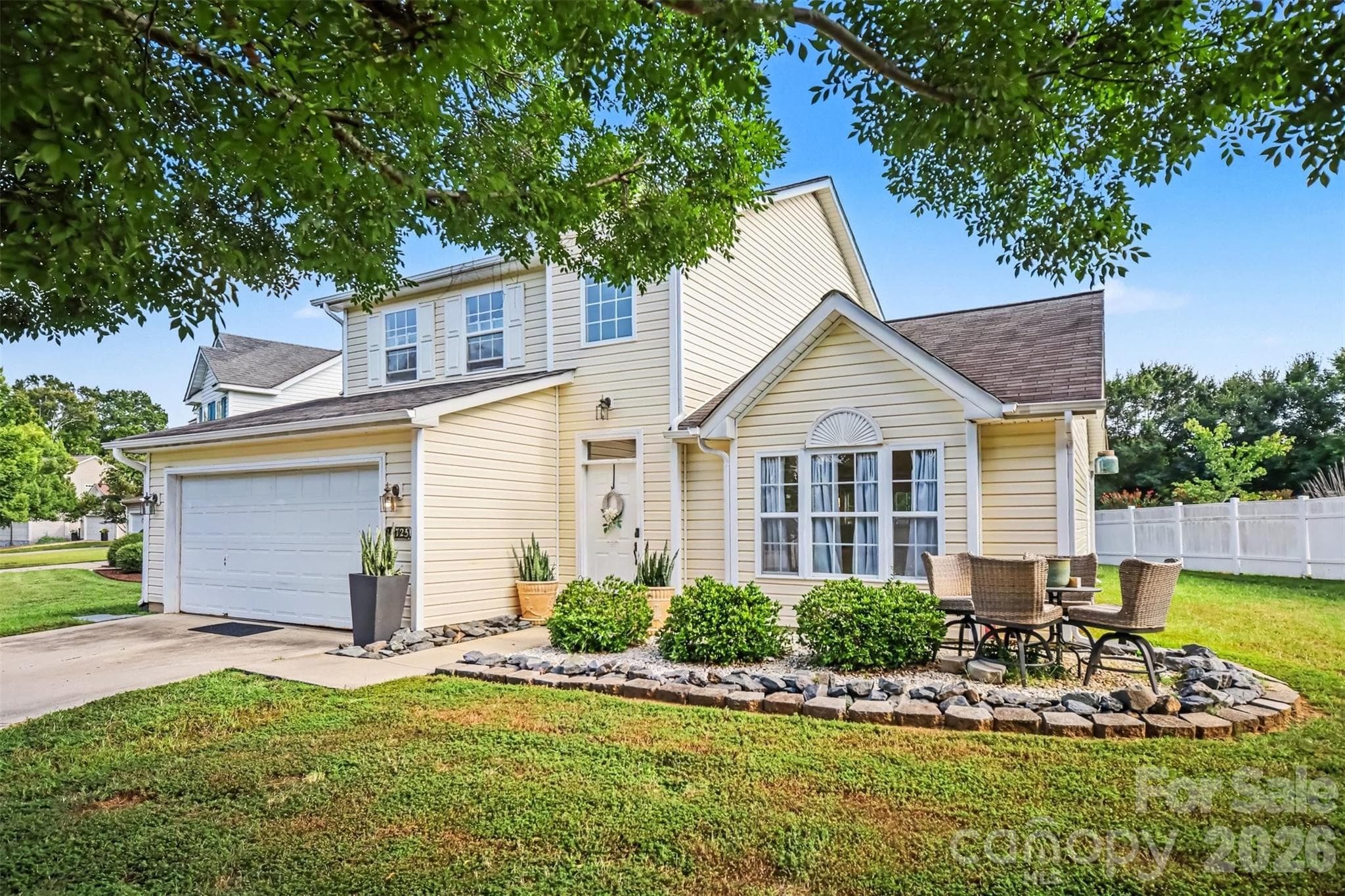 Single Family Residence at 15725 Southern Garden Lane, Charlotte, photo 9 of 32