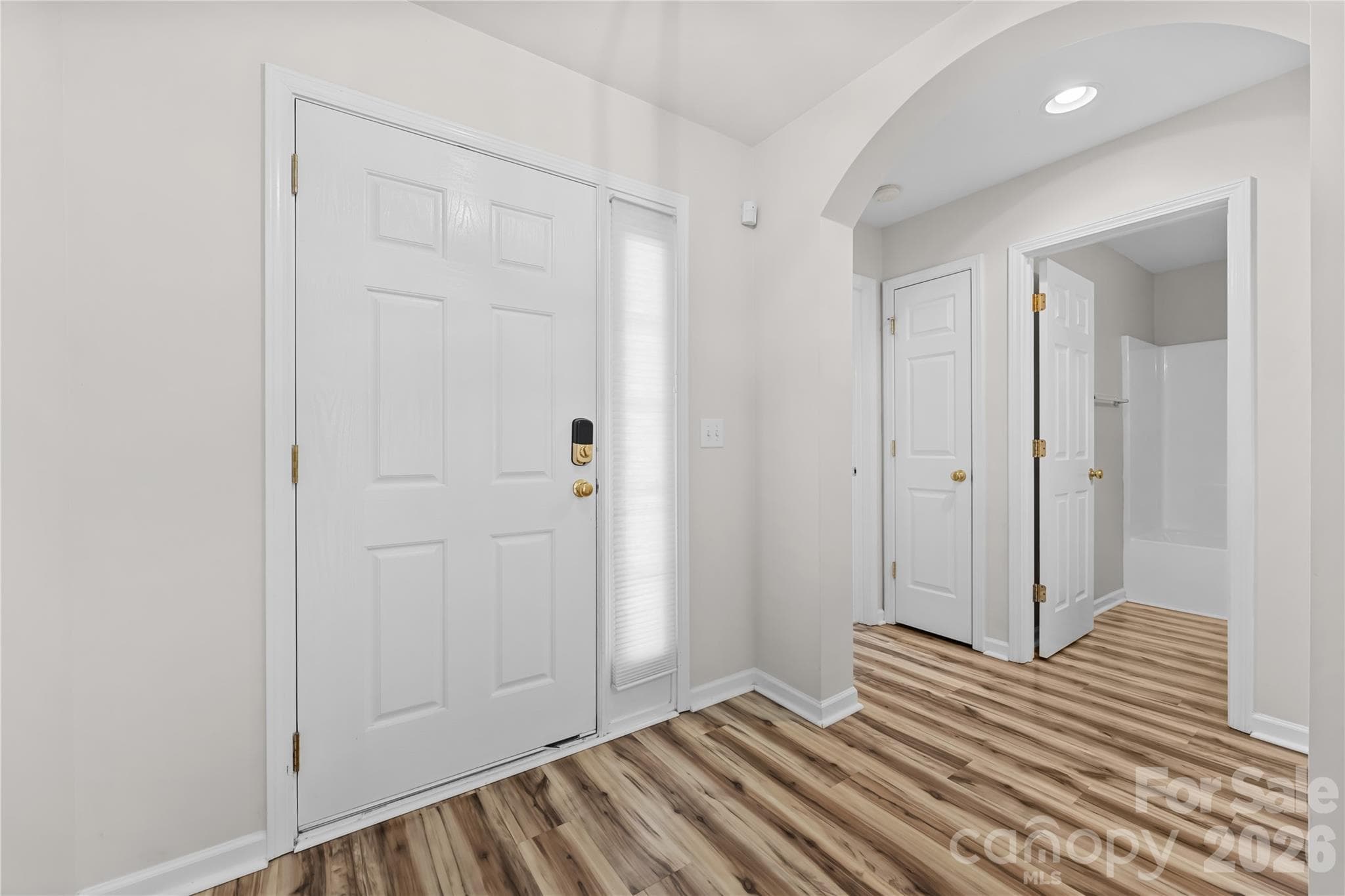 Single Family Residence at 11811 Cheviott Hill Lane, Charlotte, photo 3 of 19