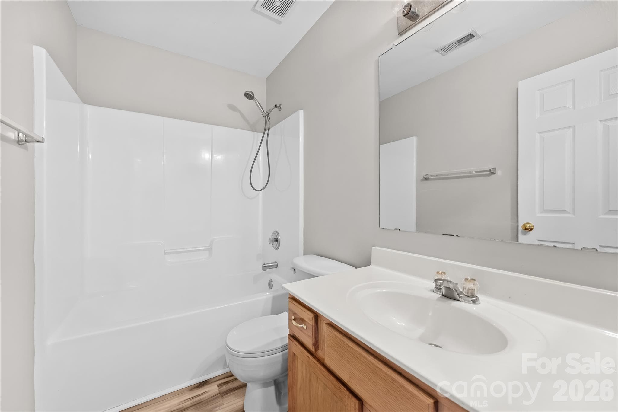 Single Family Residence at 11811 Cheviott Hill Lane, Charlotte, photo 4 of 19