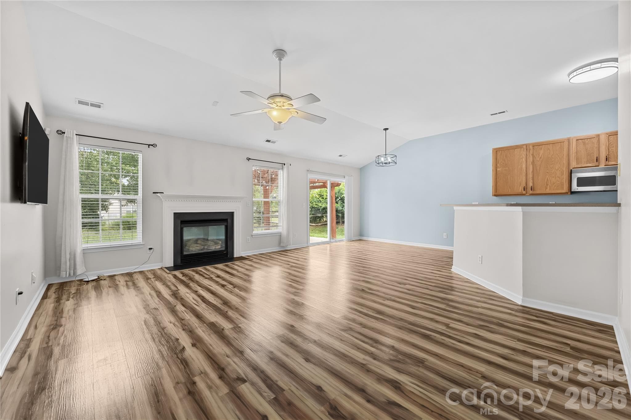 Single Family Residence at 11811 Cheviott Hill Lane, Charlotte, photo 7 of 19