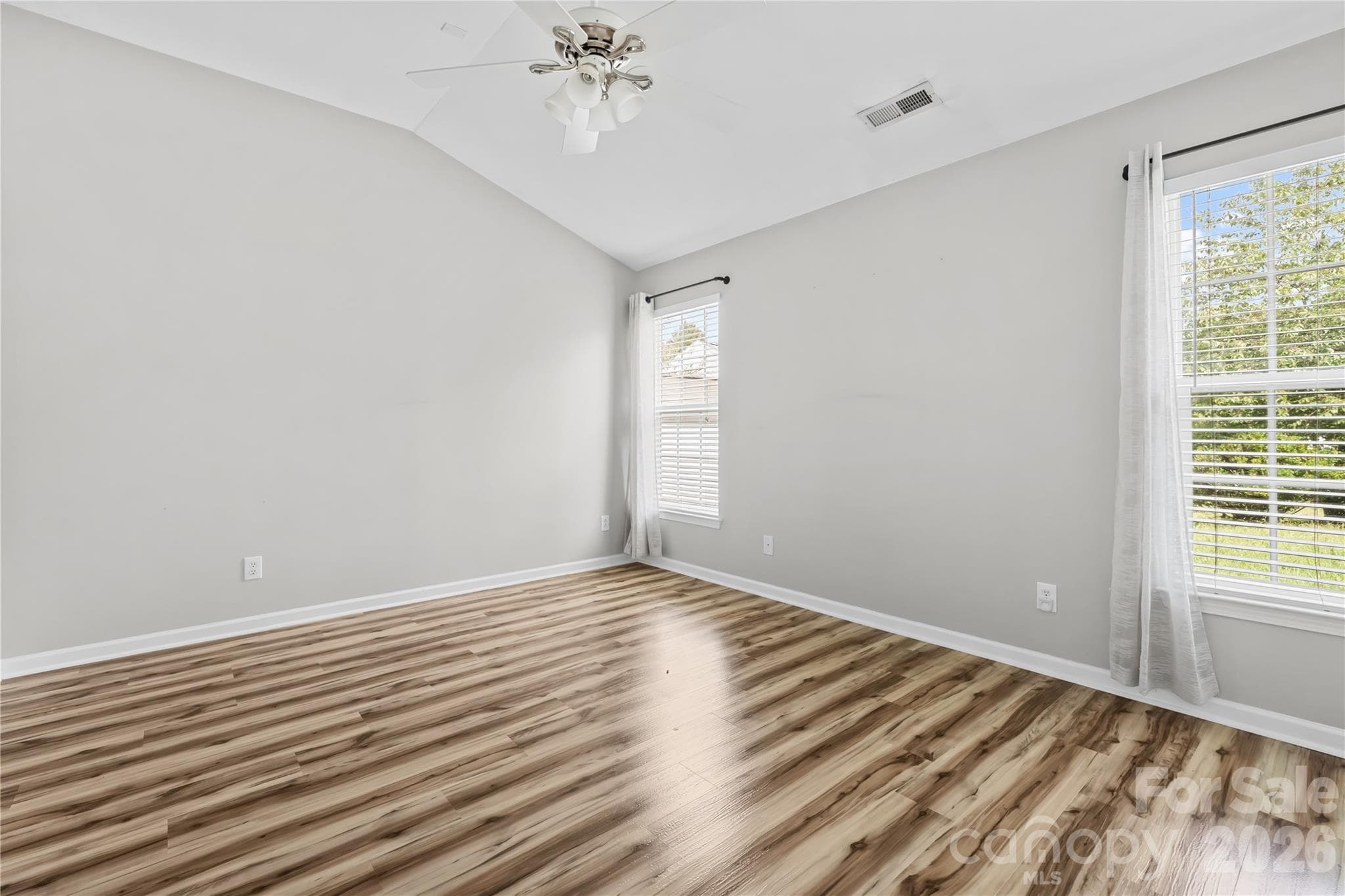 Single Family Residence at 11811 Cheviott Hill Lane, Charlotte, photo 11 of 19