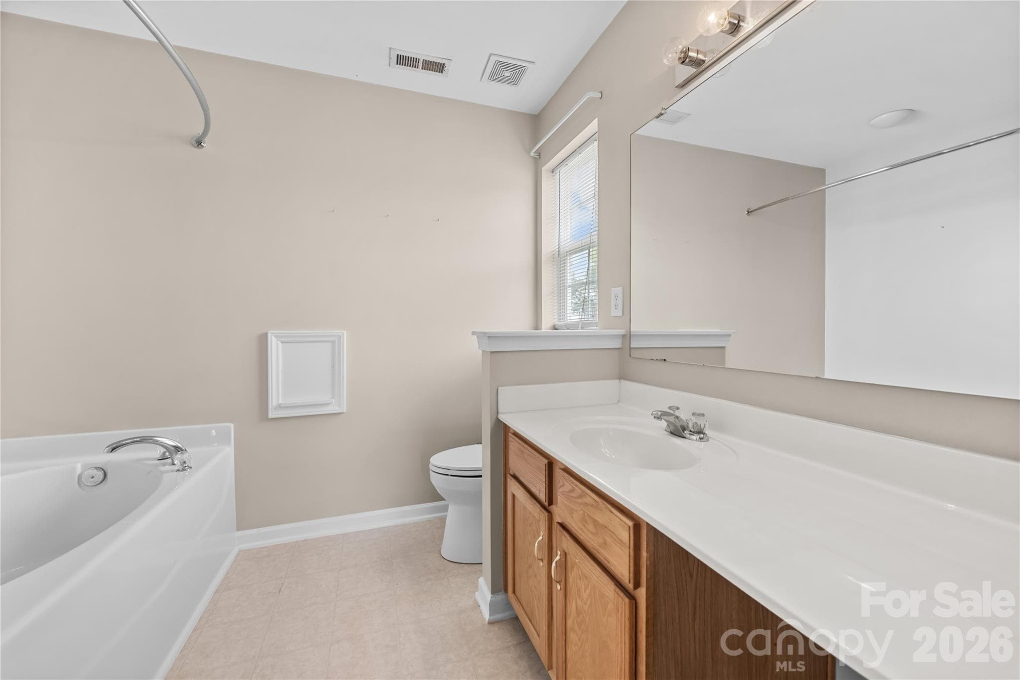 Single Family Residence at 11811 Cheviott Hill Lane, Charlotte, photo 13 of 19