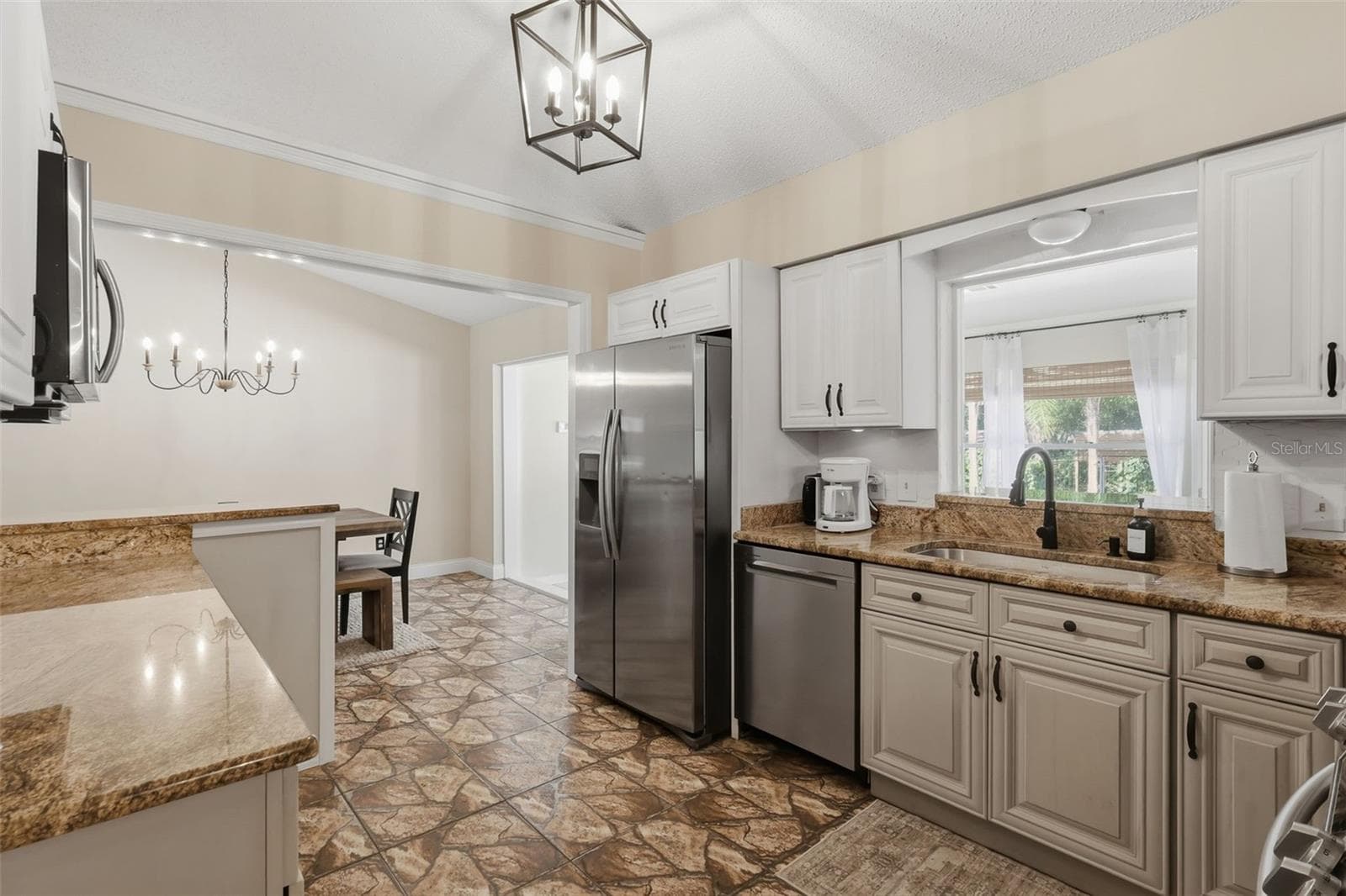 Single Family Residence at 27627 LOIS DR, TAVARES, photo 9 of 29