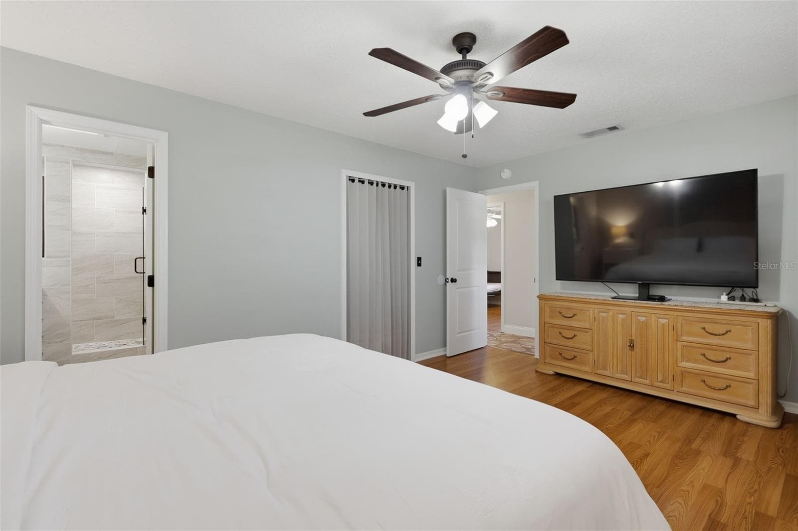 Single Family Residence at 27627 LOIS DR, TAVARES, photo 13 of 29