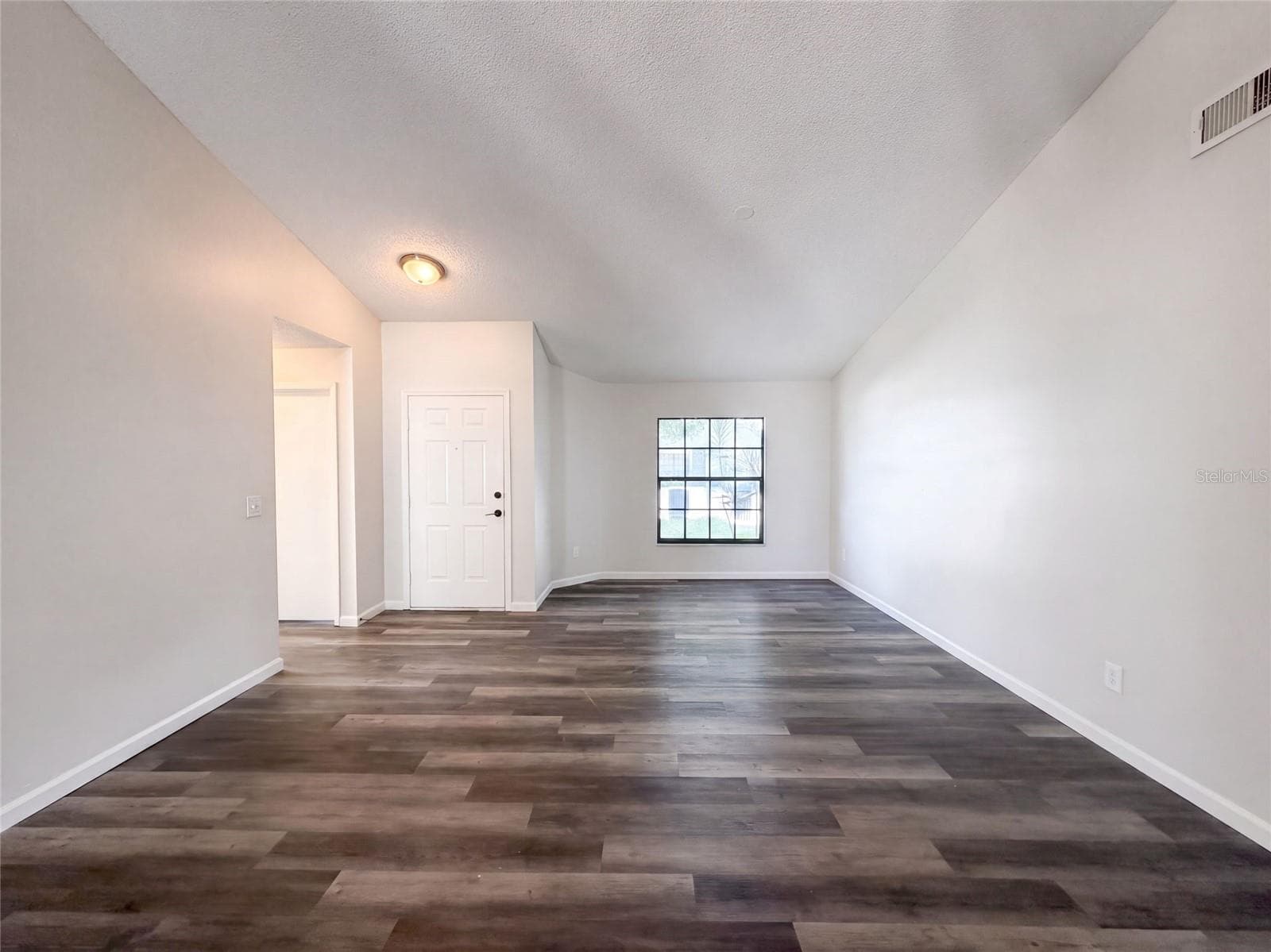 Single Family Residence at 9507 LETTERSTONE CT, TAMPA, photo 6 of 16