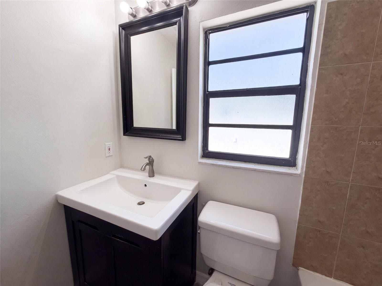 Single Family Residence at 9507 LETTERSTONE CT, TAMPA, photo 12 of 16