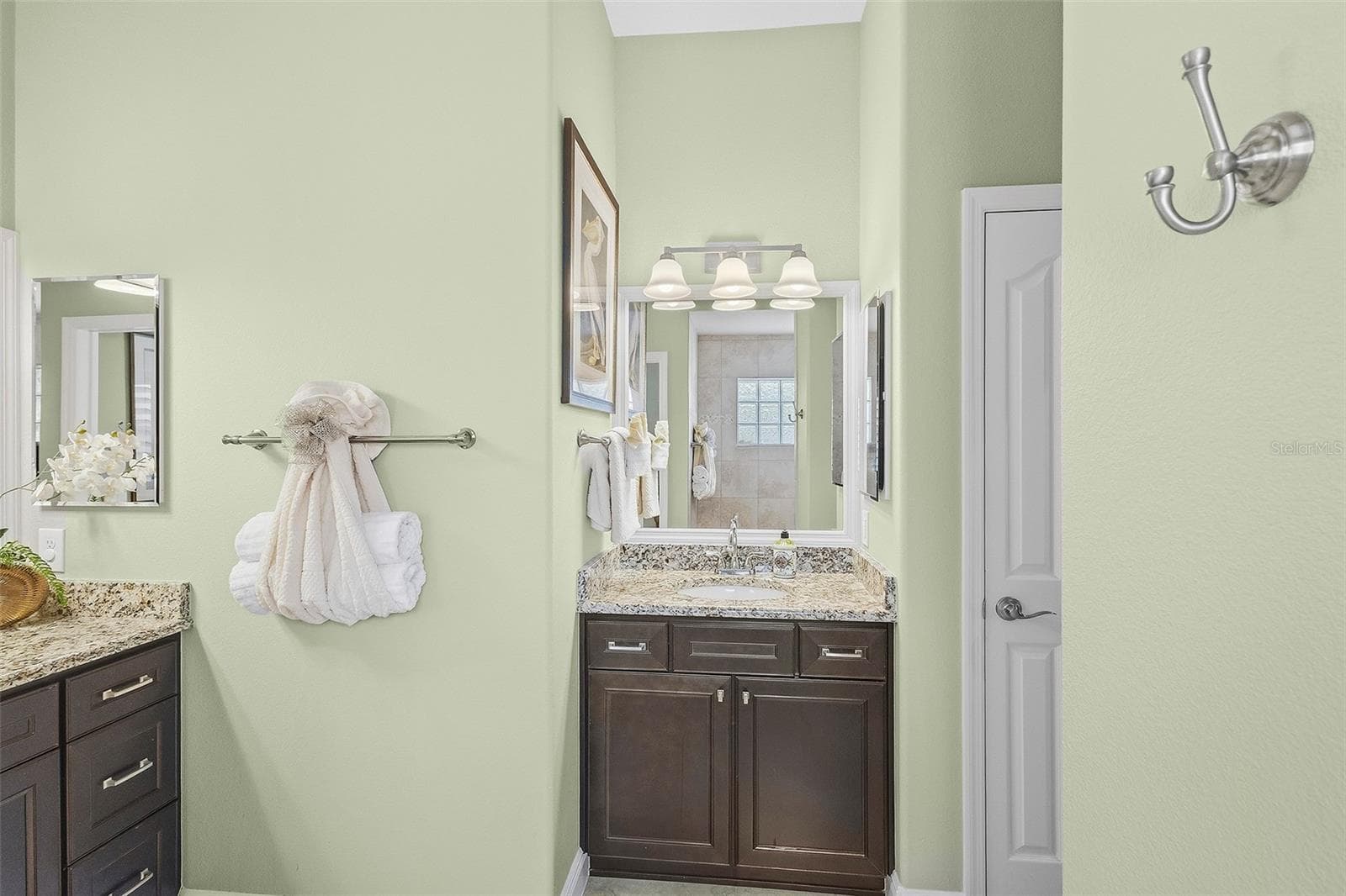 primary bathroom vanity 1 - 1757 PENNECAMP DR, THE VILLAGES