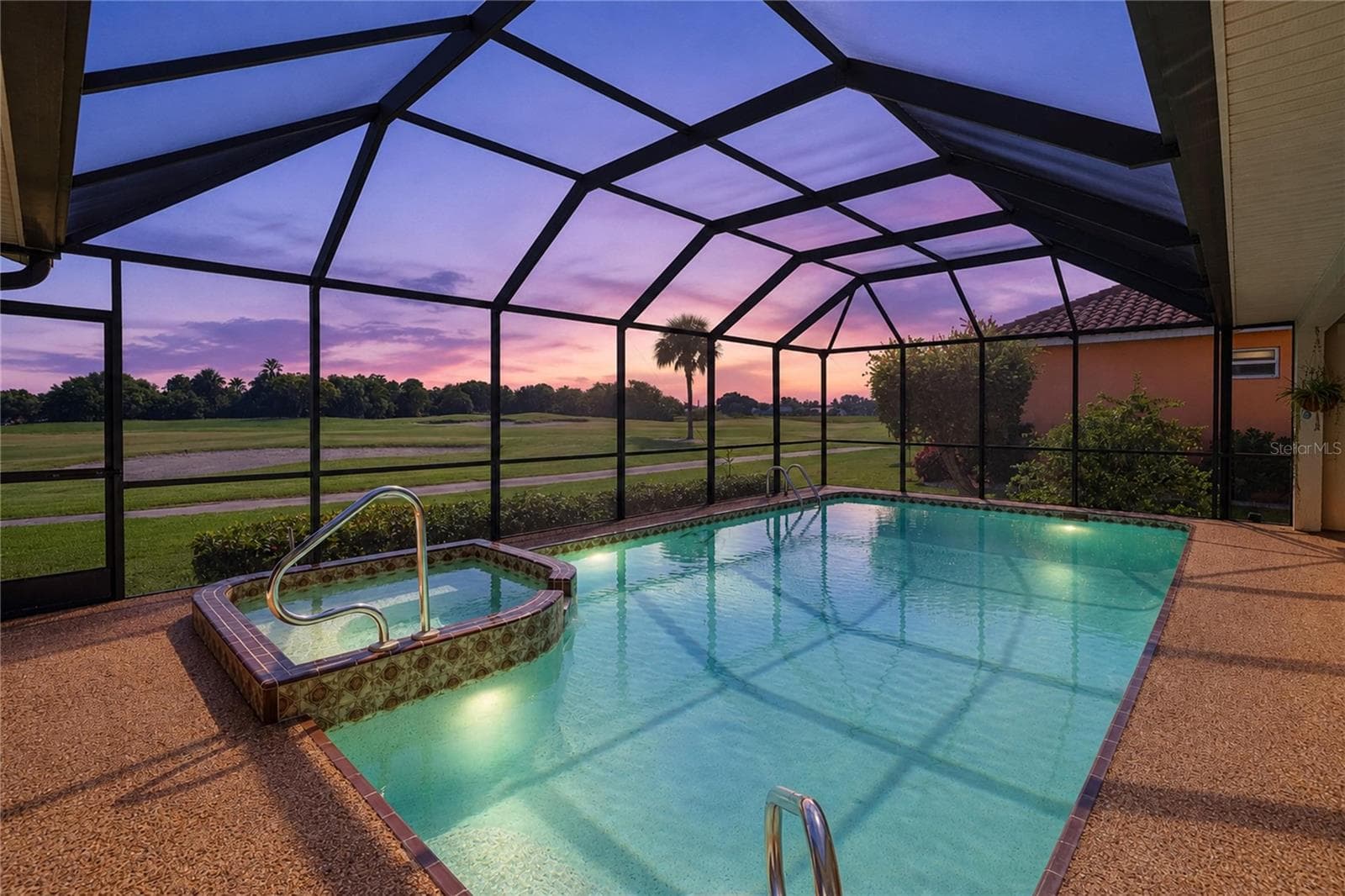 LARGE BUILT-IN POOL OVERLOOKING THE 18TH FAIRWAY - 3836 BORDEAUX DR, PUNTA GORDA