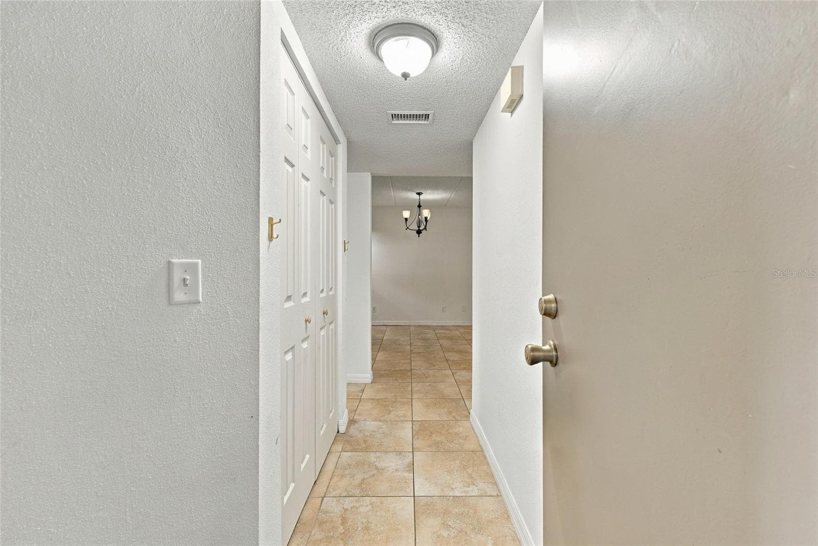 Inside Entryway - 131 WOODLAKE WYNDE, OLDSMAR