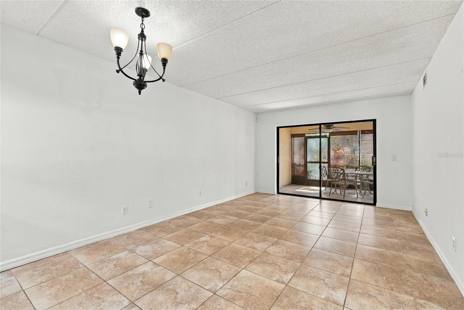 Living Room / Dining Room Combo - 131 WOODLAKE WYNDE, OLDSMAR
