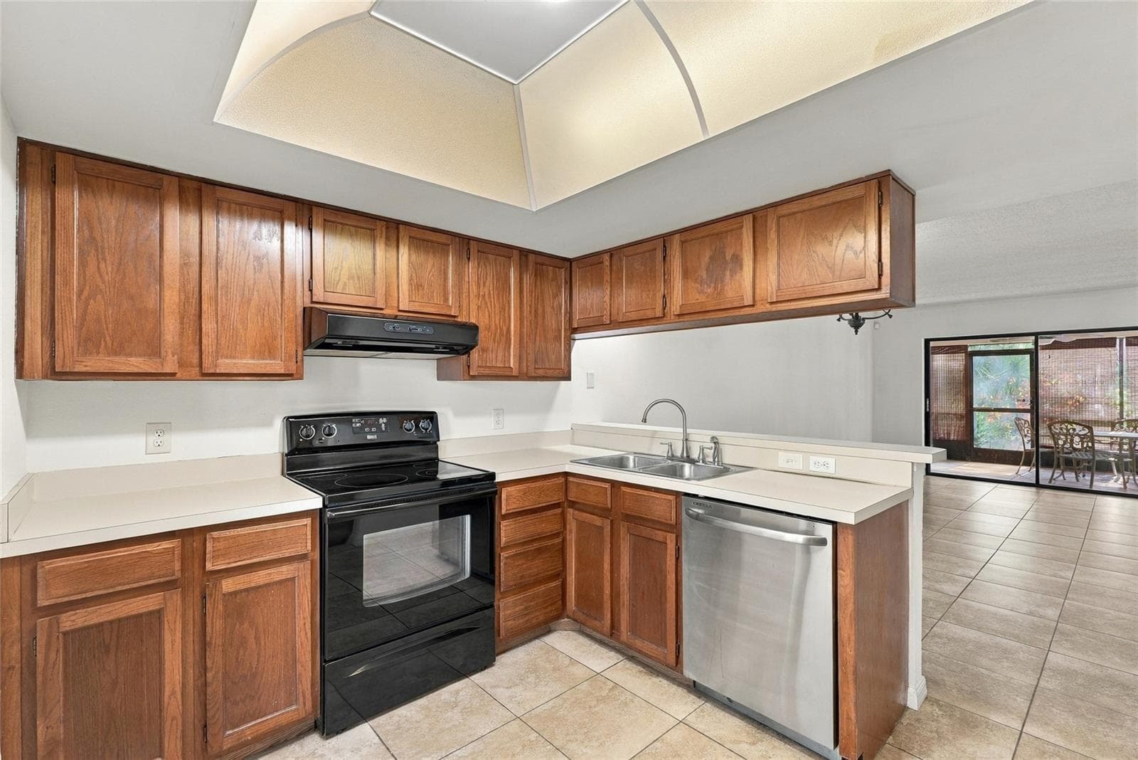 Interior Kitchen - 131 WOODLAKE WYNDE, OLDSMAR