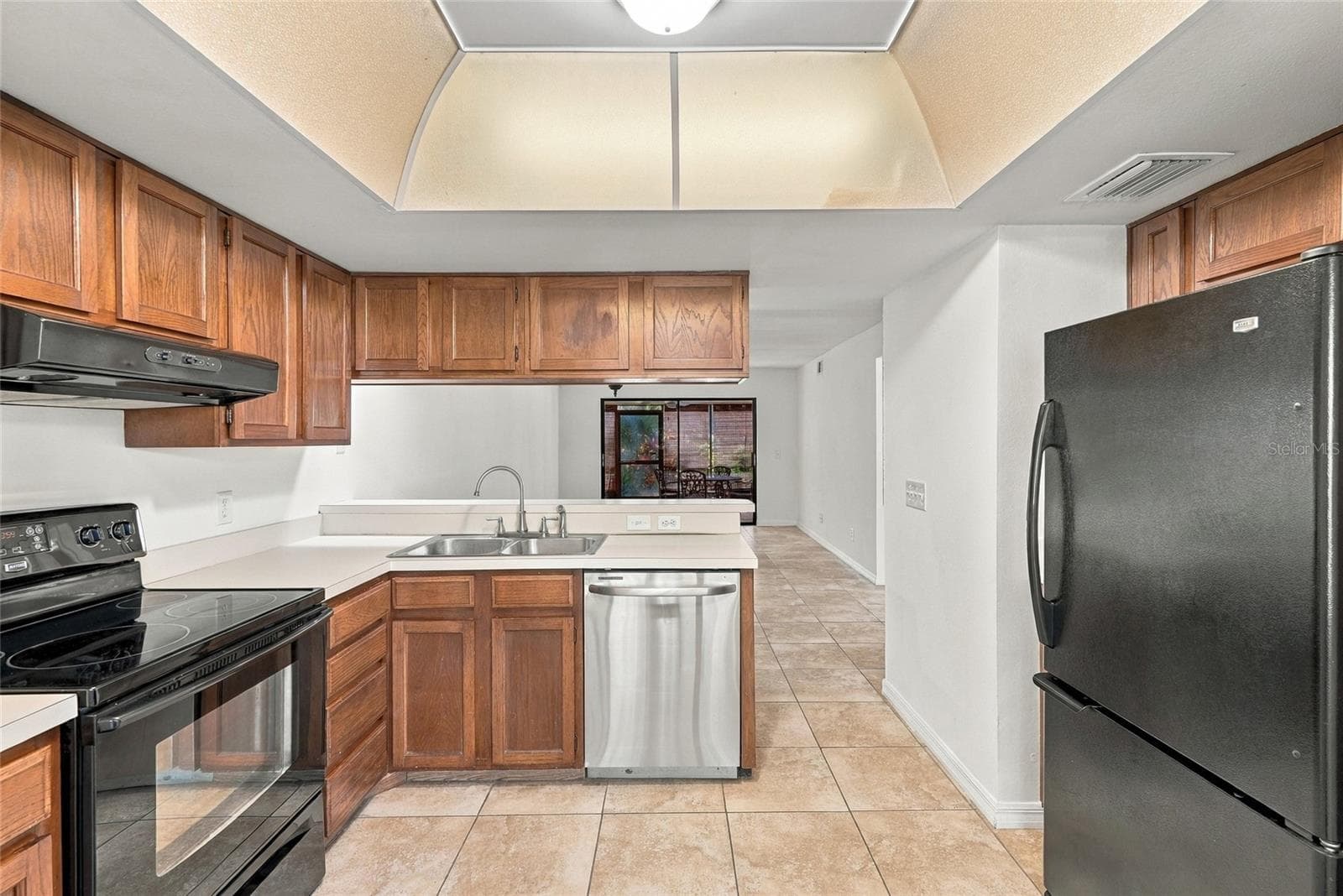 Interior Kitchen - 131 WOODLAKE WYNDE, OLDSMAR