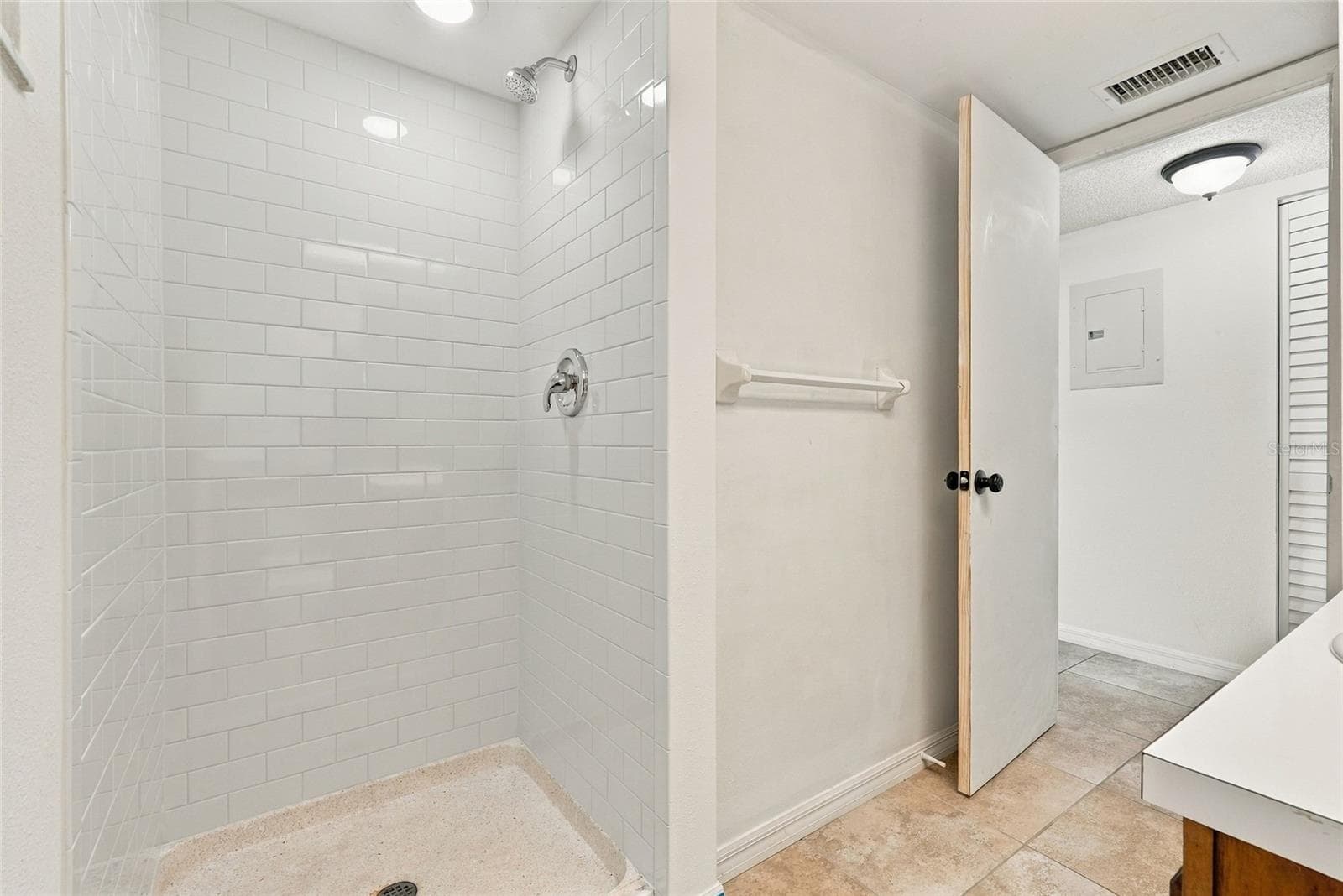 2nd Full Bathroom - 131 WOODLAKE WYNDE, OLDSMAR