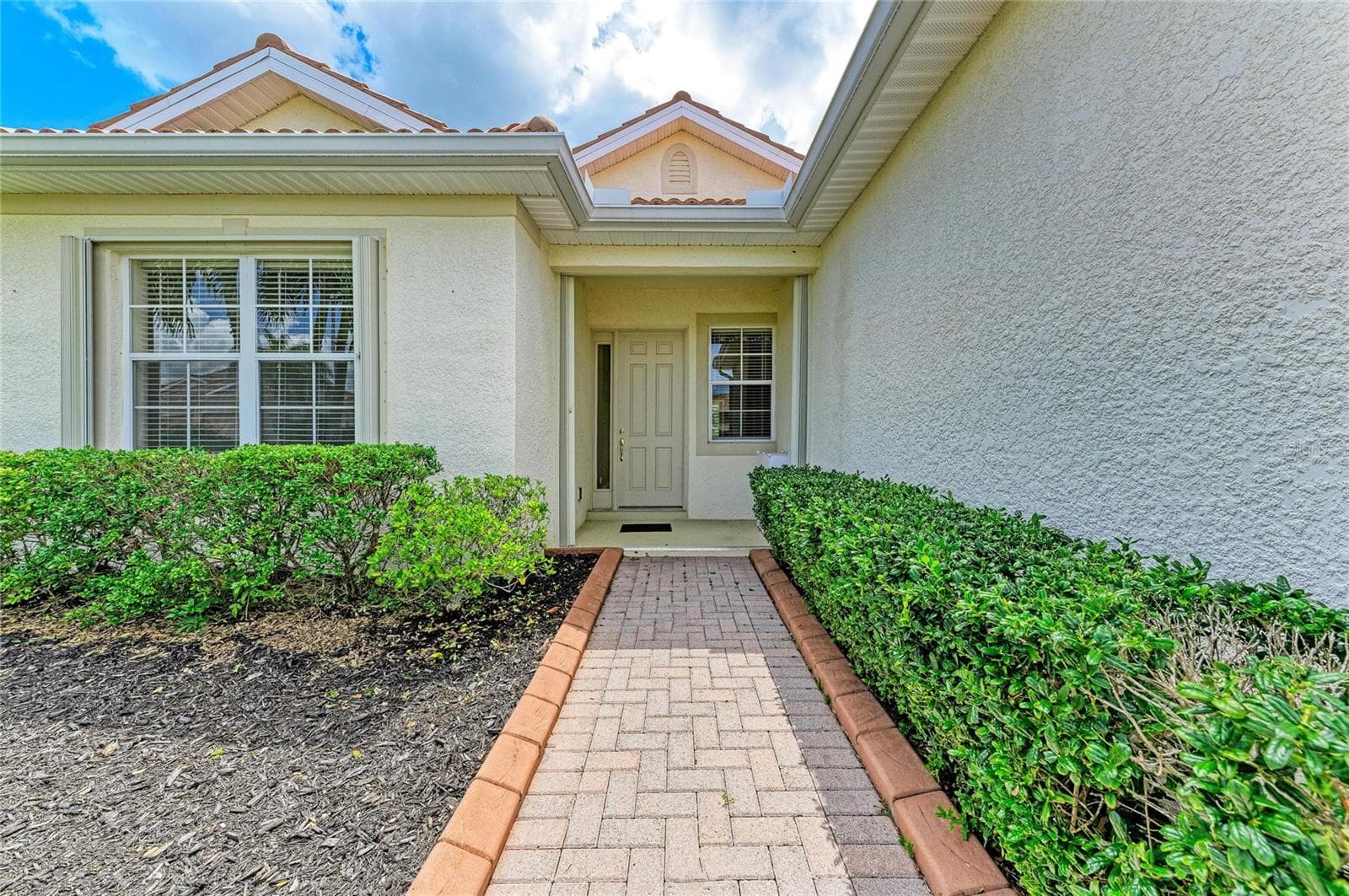 Single Family Residence at 11794 GRANITE WOODS LOOP, VENICE, photo 4 of 100