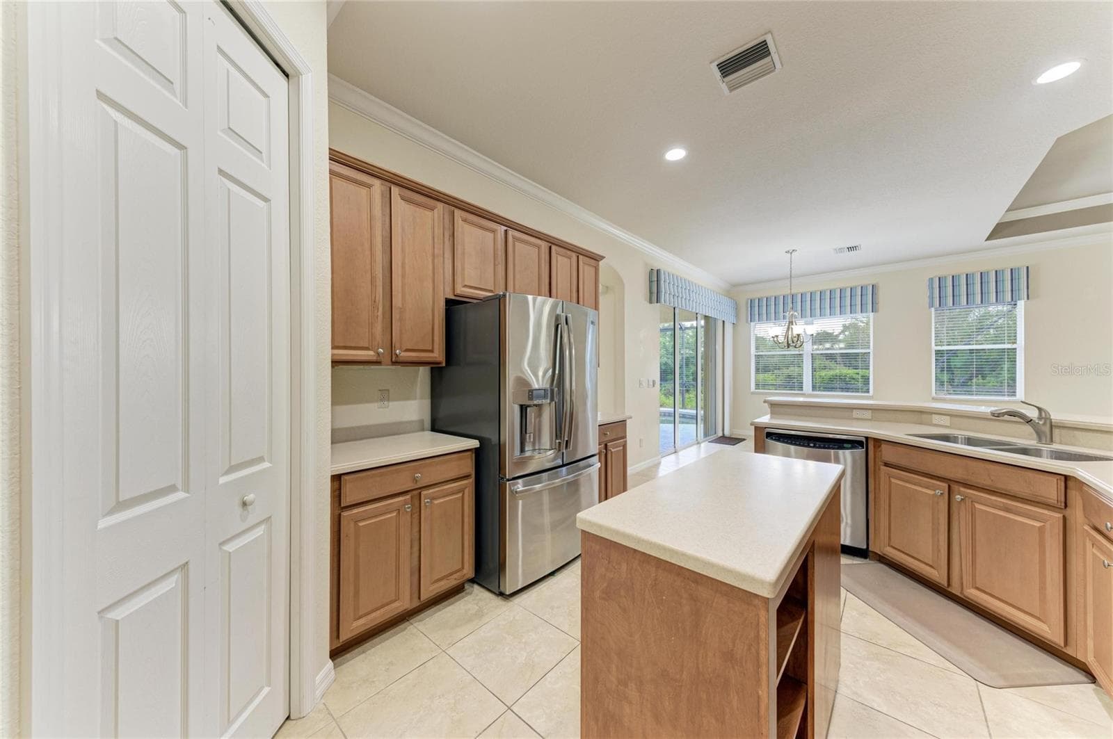 Single Family Residence at 11794 GRANITE WOODS LOOP, VENICE, photo 27 of 100