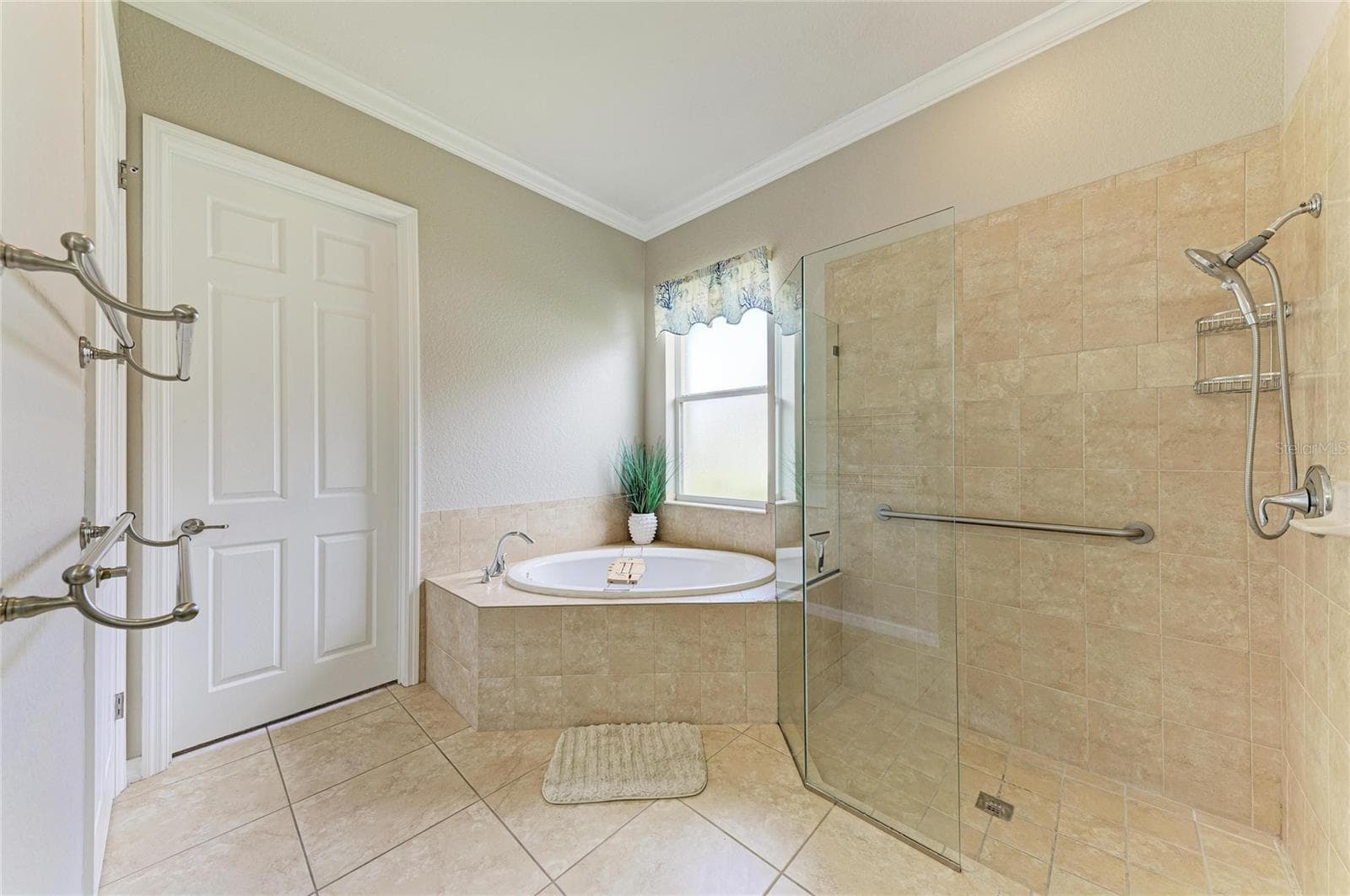 Single Family Residence at 11794 GRANITE WOODS LOOP, VENICE, photo 41 of 100